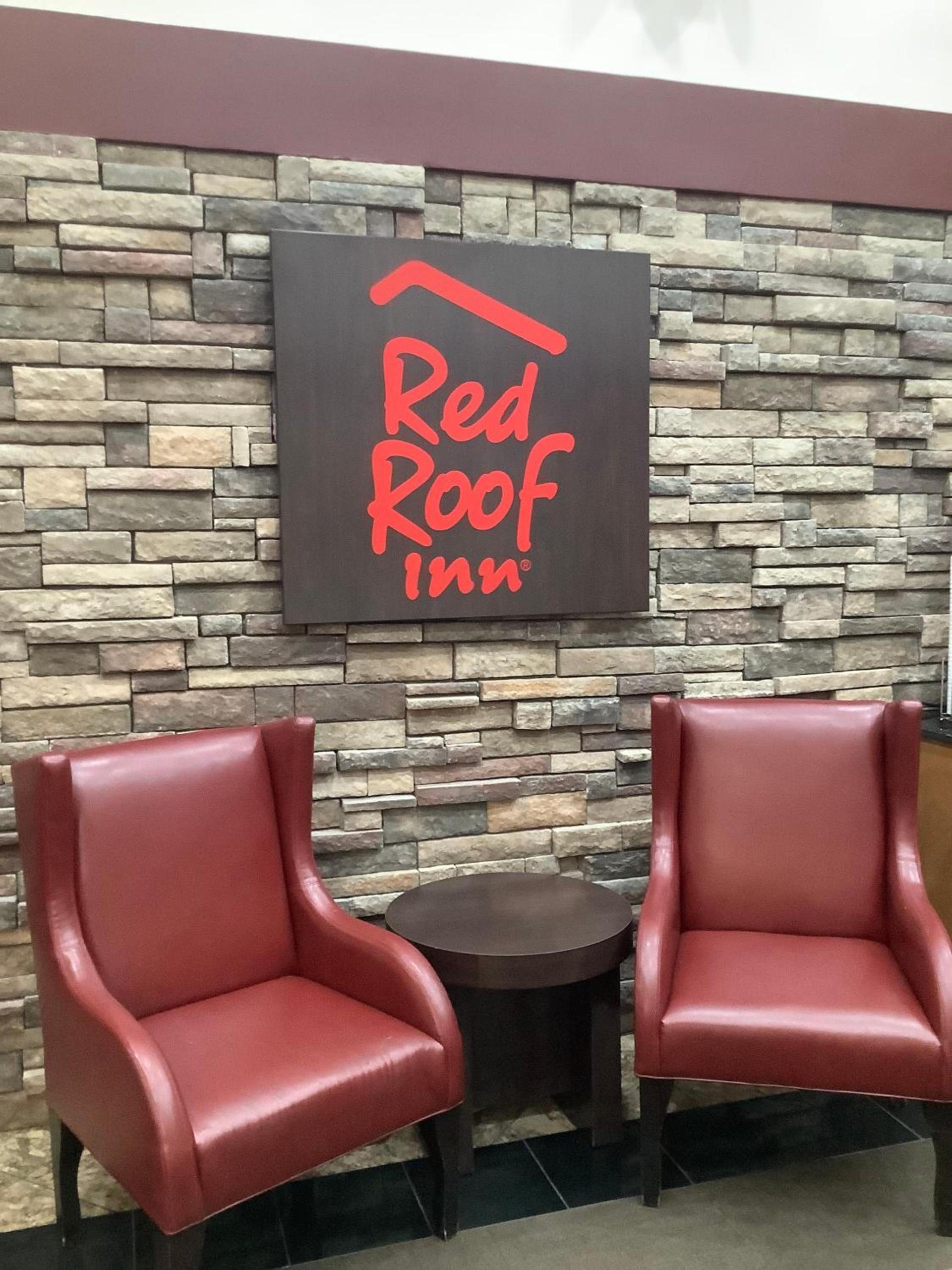HomeTowne Studios by Red Roof Amarillo West photo 4