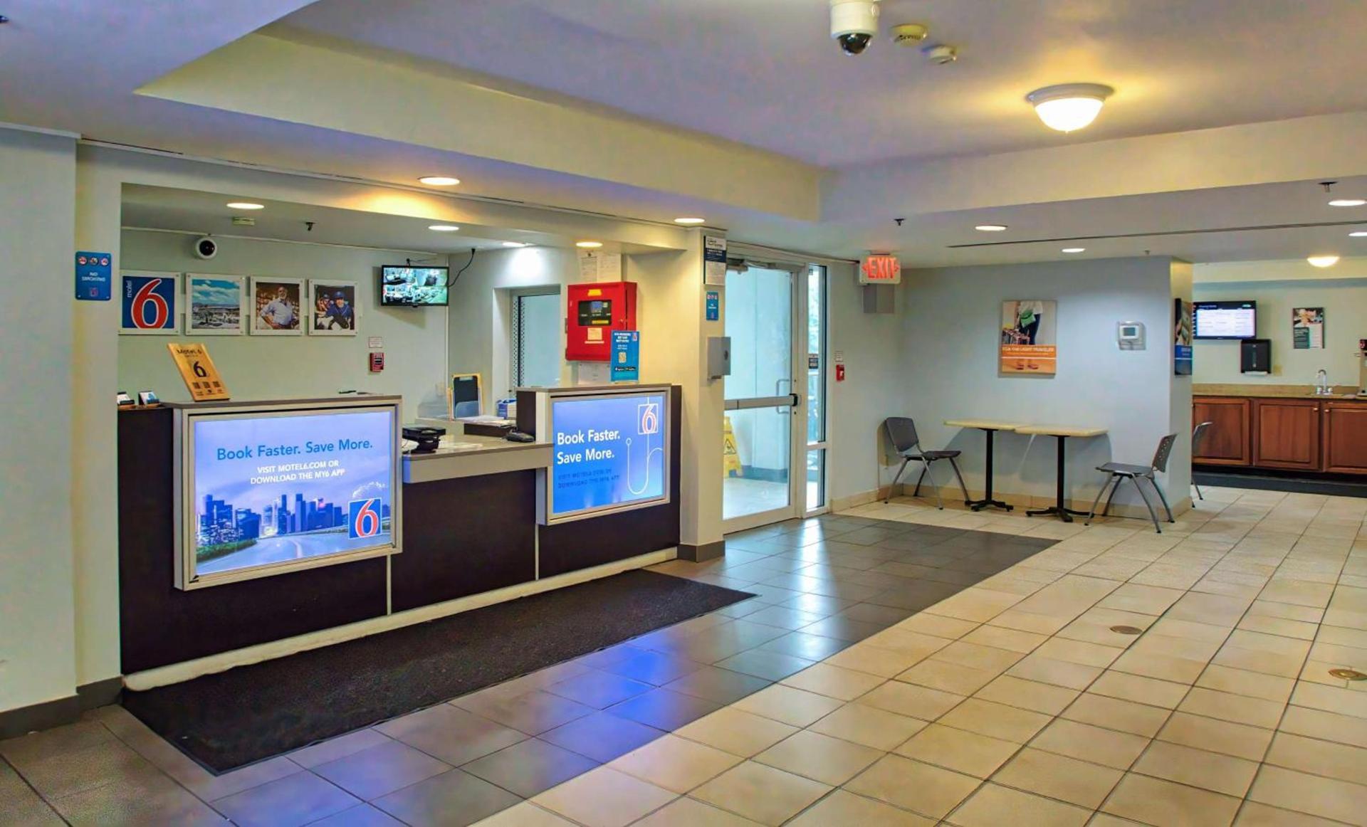 Motel 6 Buffalo NY Airport Williamsville photo 7