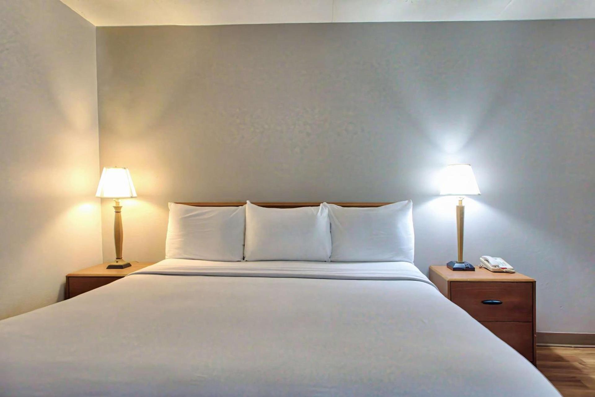 Motel 6 Buffalo NY Airport Williamsville photo 20