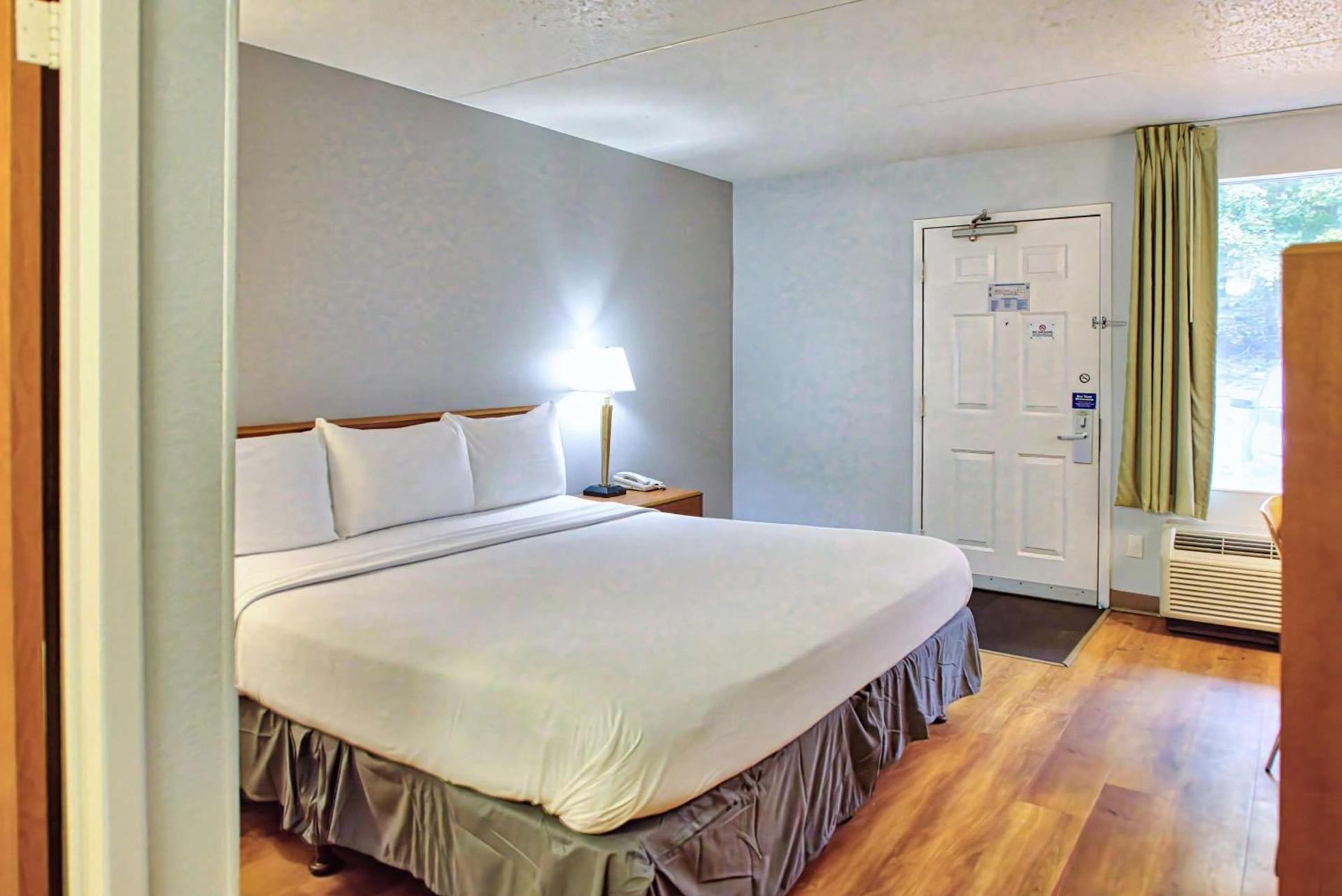 Motel 6 Buffalo NY Airport Williamsville photo 21