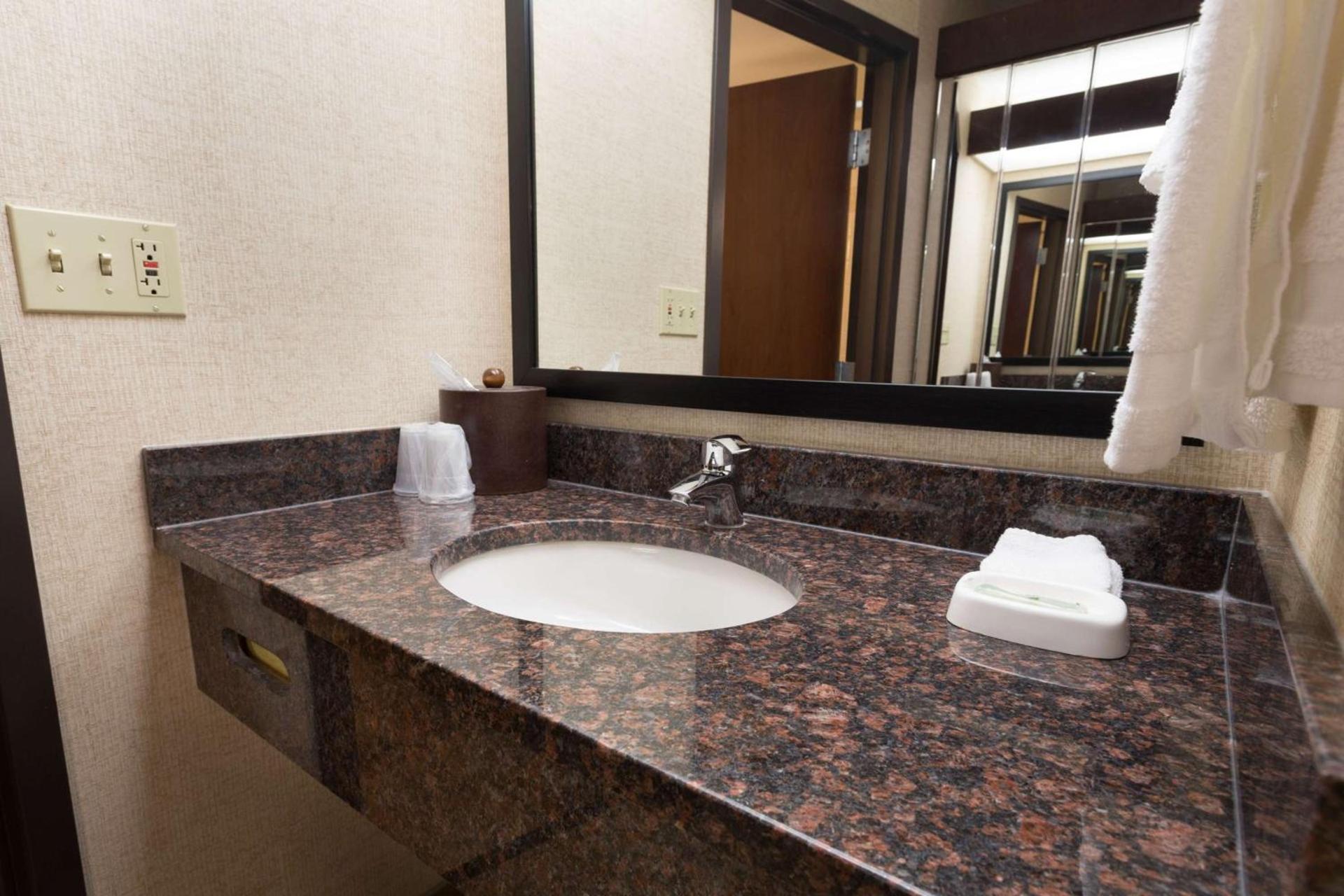 Drury Inn & Suites Champaign photo 13