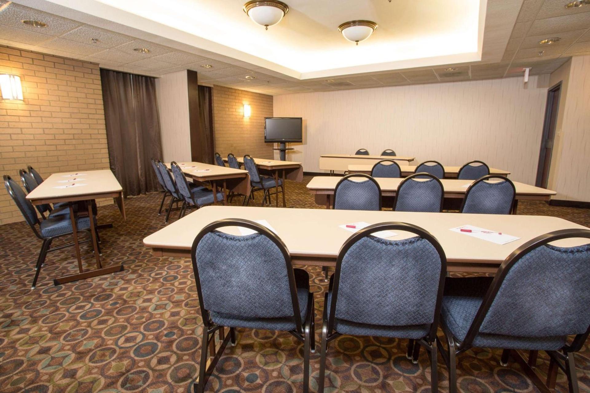 Drury Inn & Suites Champaign photo 16