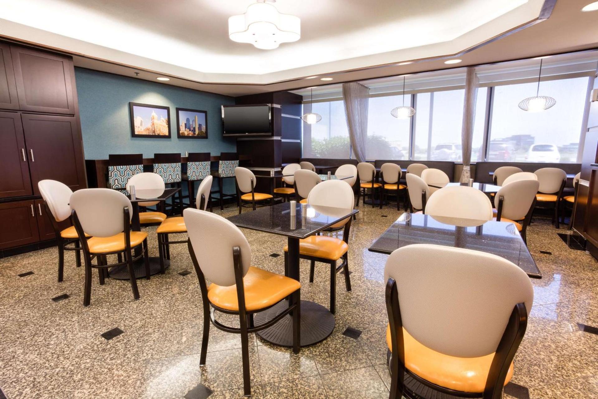 Drury Inn & Suites Kansas City Airport photo 8