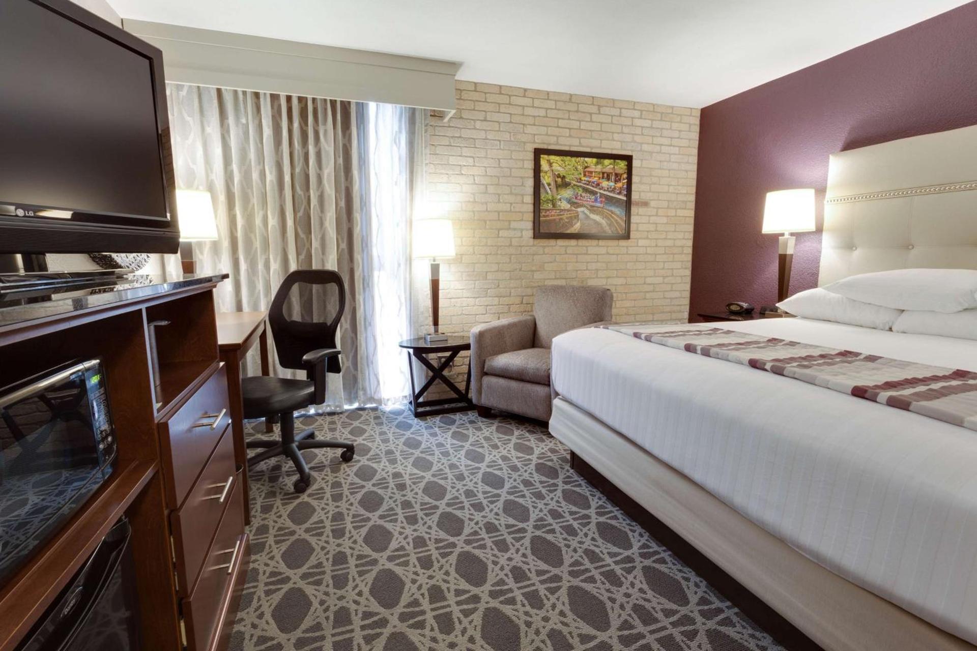 Drury Inn & Suites San Antonio Northeast photo 9