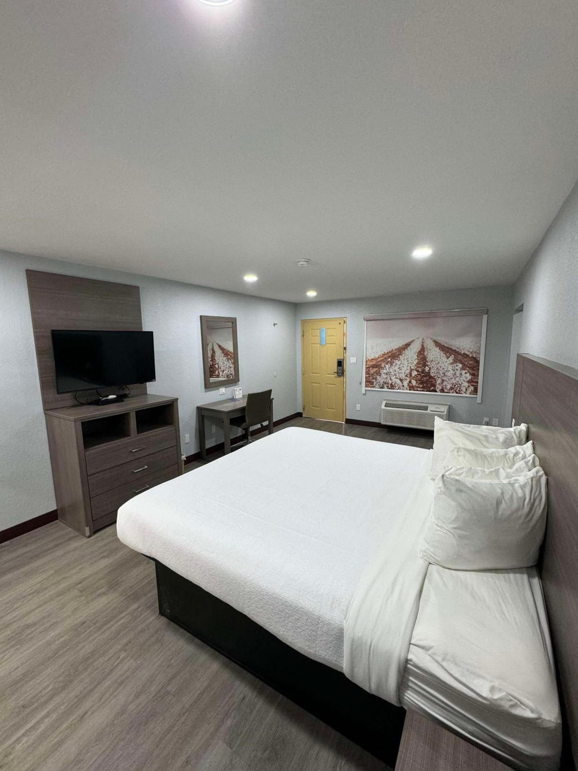 SureStay Hotel by Best Western Childress photo 14