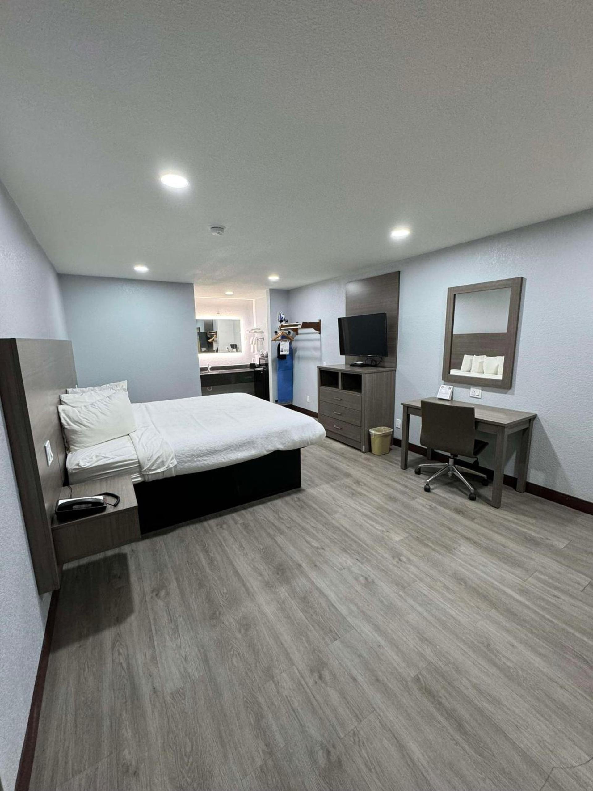 SureStay Hotel by Best Western Childress photo 15