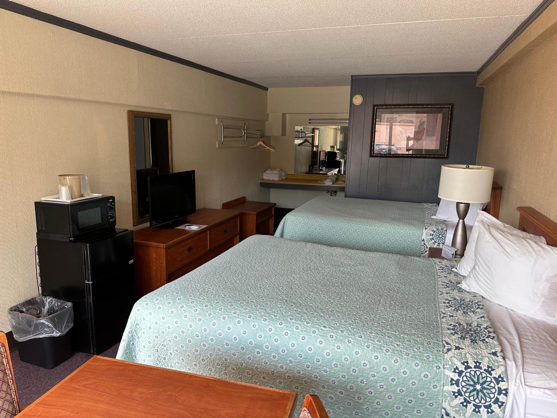 Daniel Boone Motor Inn photo 9