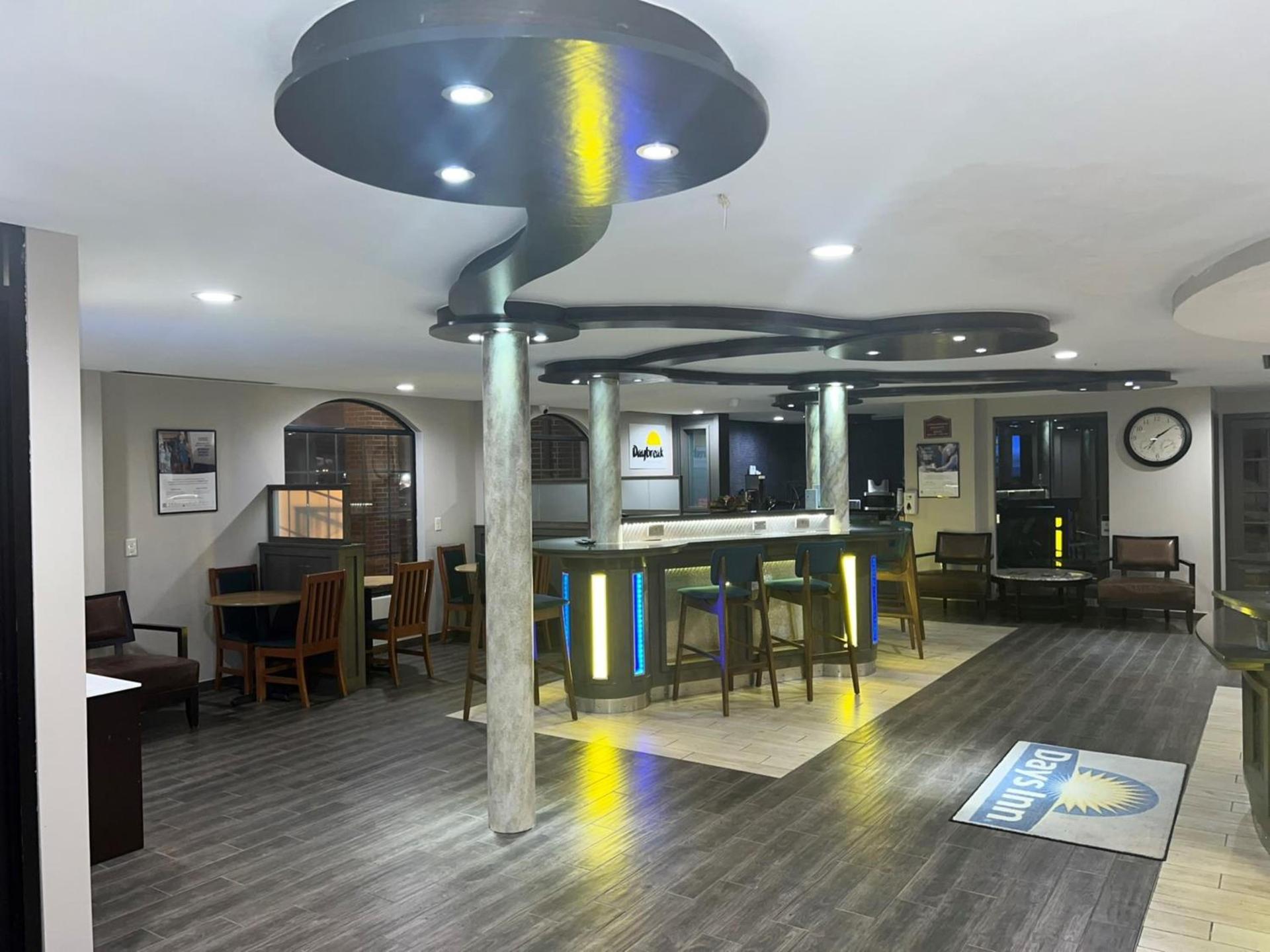 Days Inn by Wyndham Fayetteville photo 13