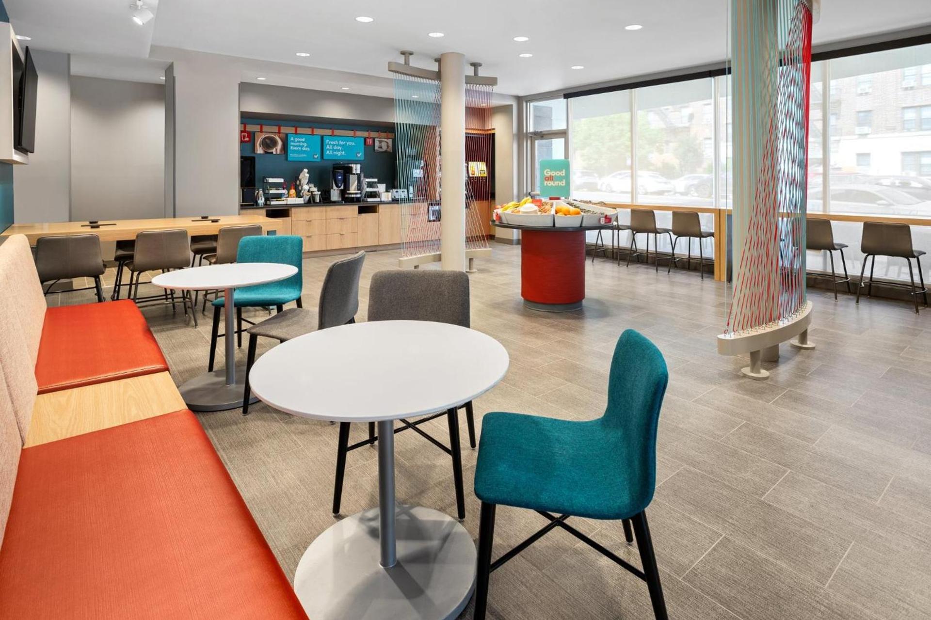 avid hotels - Brooklyn Dyker Heights by IHG photo 67
