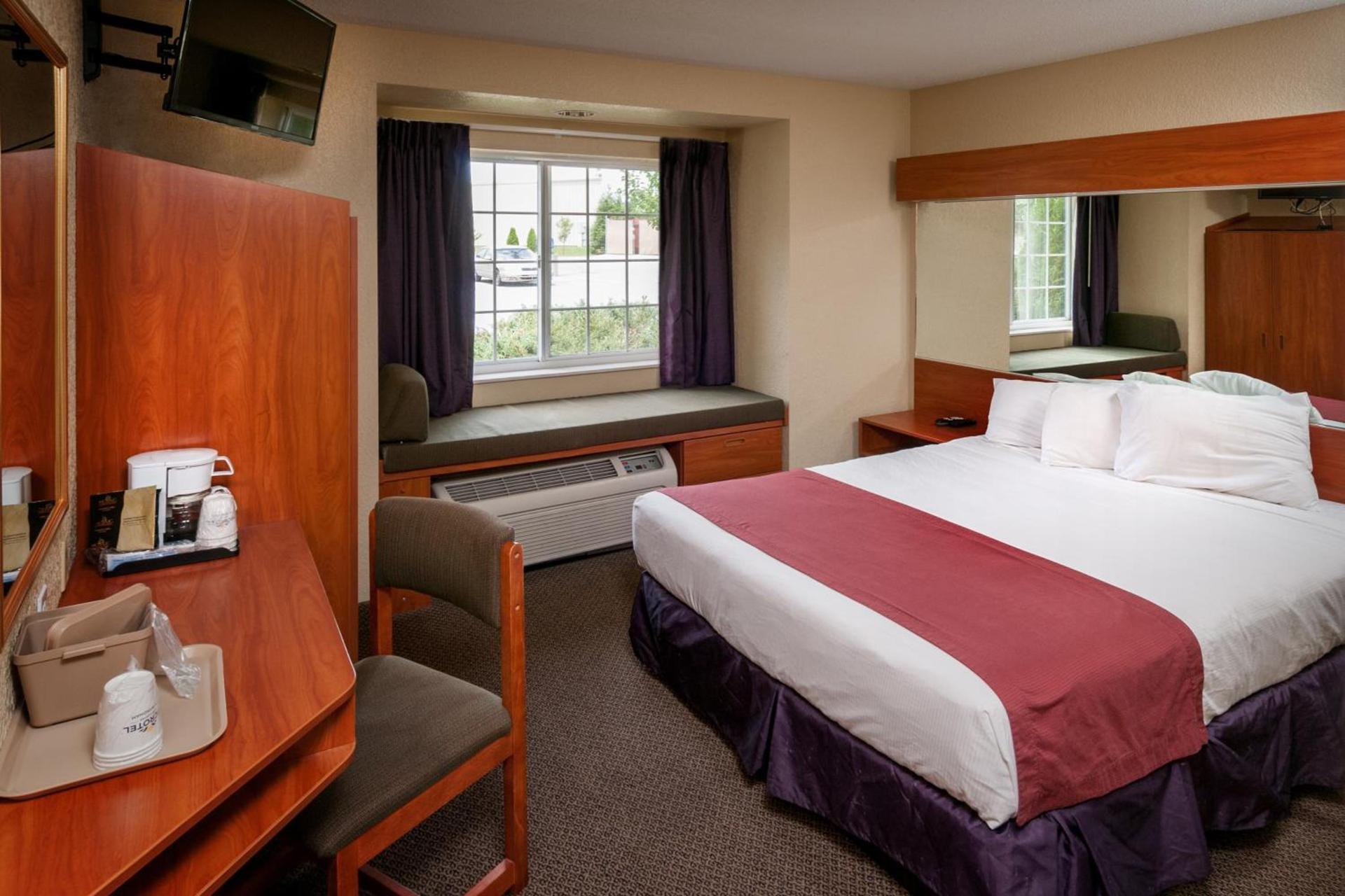 Microtel Inn & Suites Beckley East photo 23