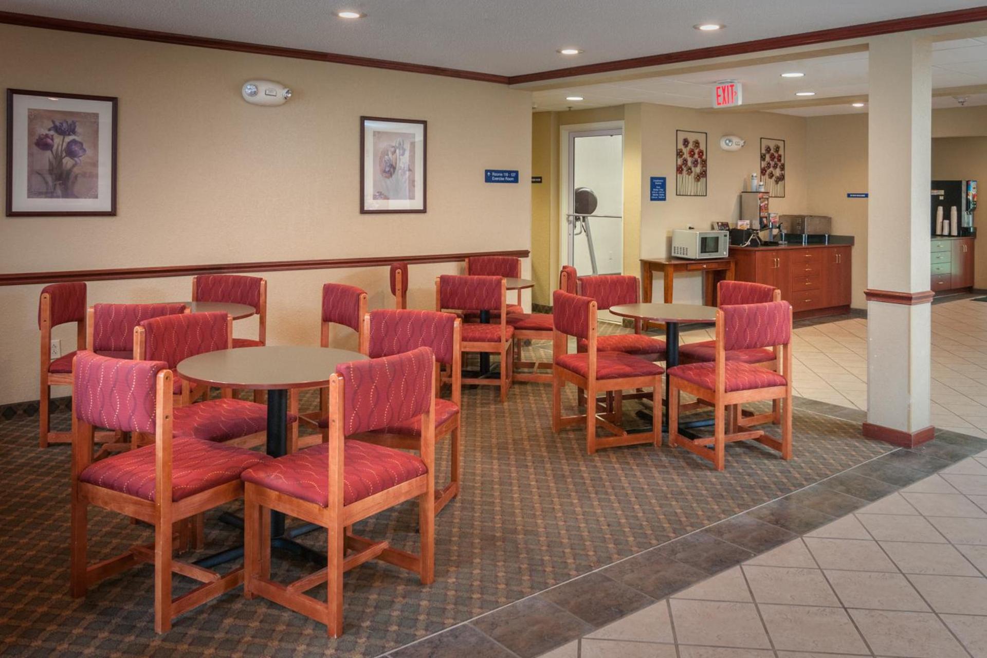 Microtel Inn & Suites Beckley East photo 4