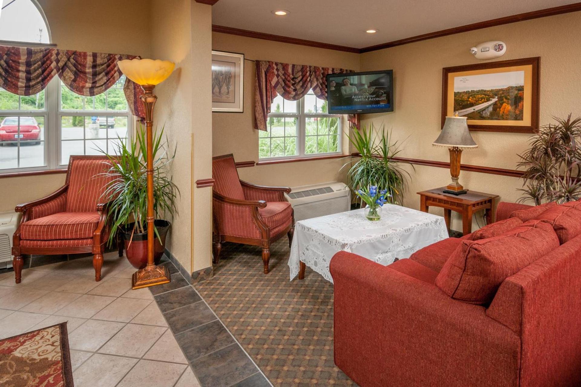 Microtel Inn & Suites Beckley East photo 3