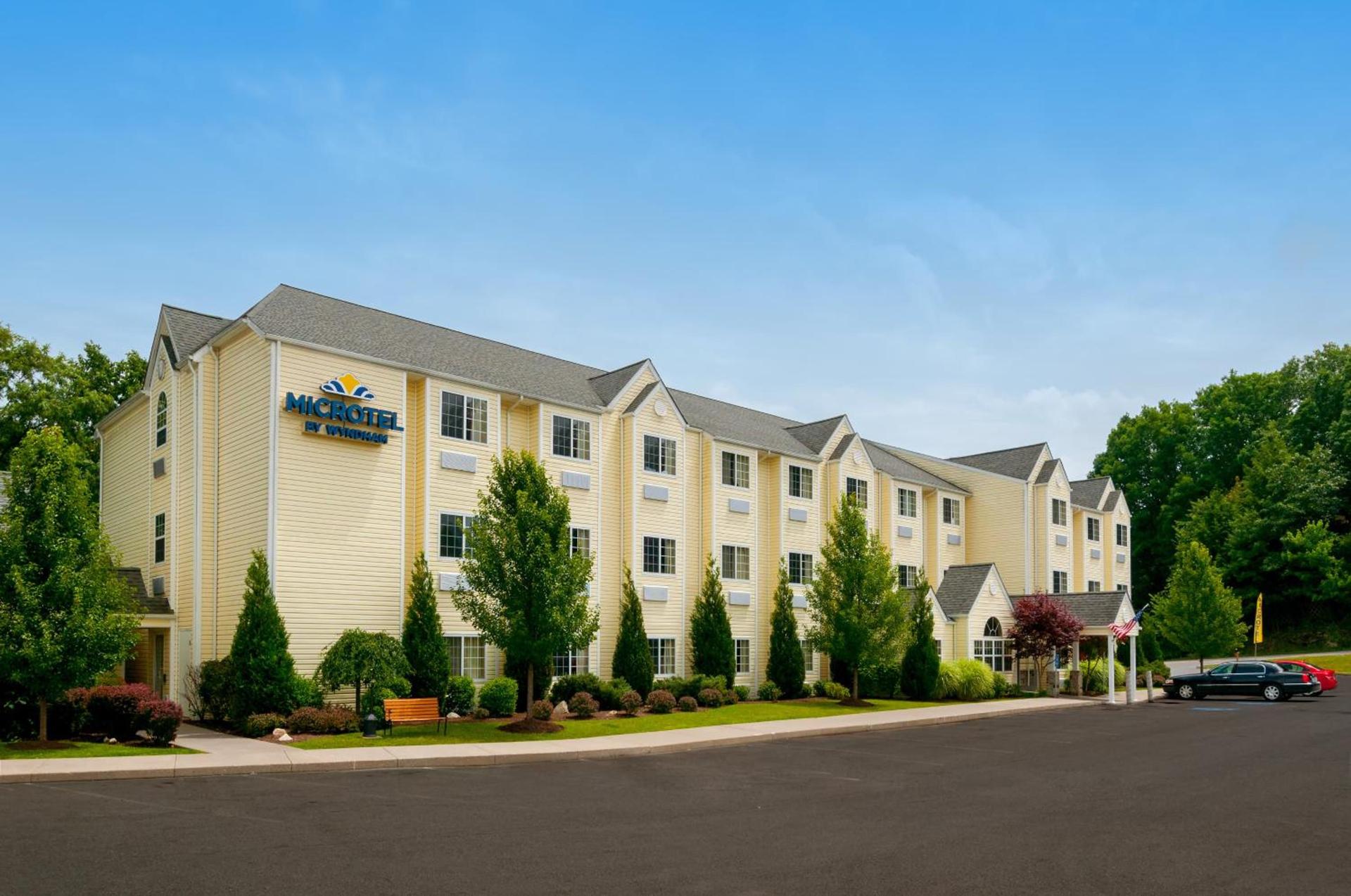 Microtel Inn & Suites Beckley East photo 2