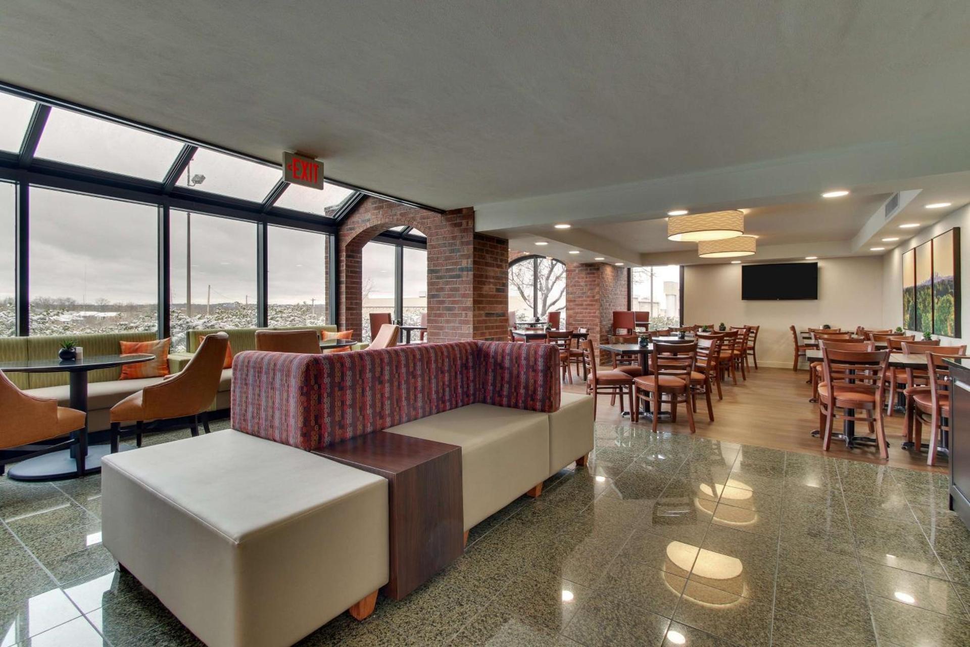 Pear Tree Inn St. Louis - Arnold photo 3