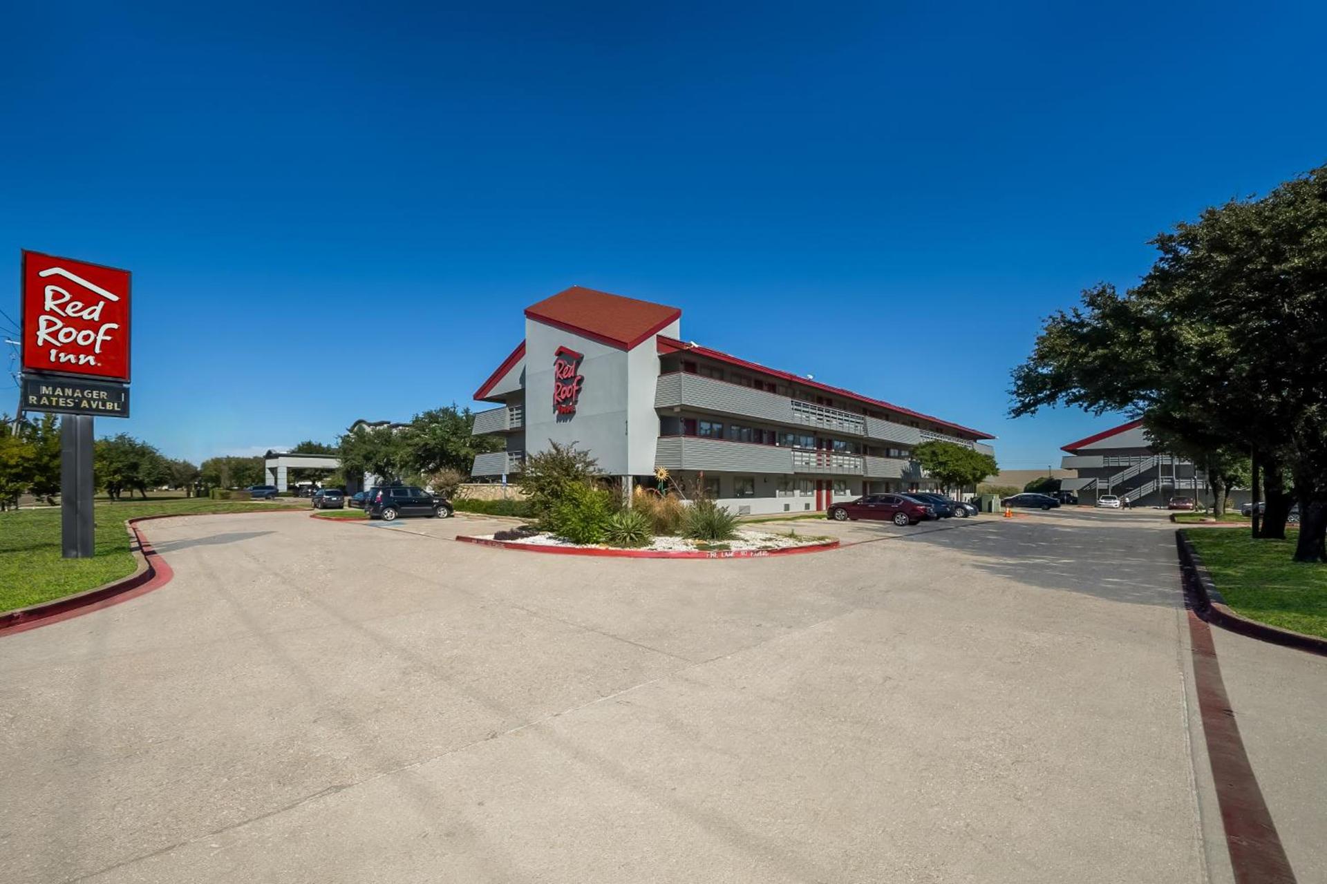 Red Roof Inn Dallas - DFW Airport North photo 4