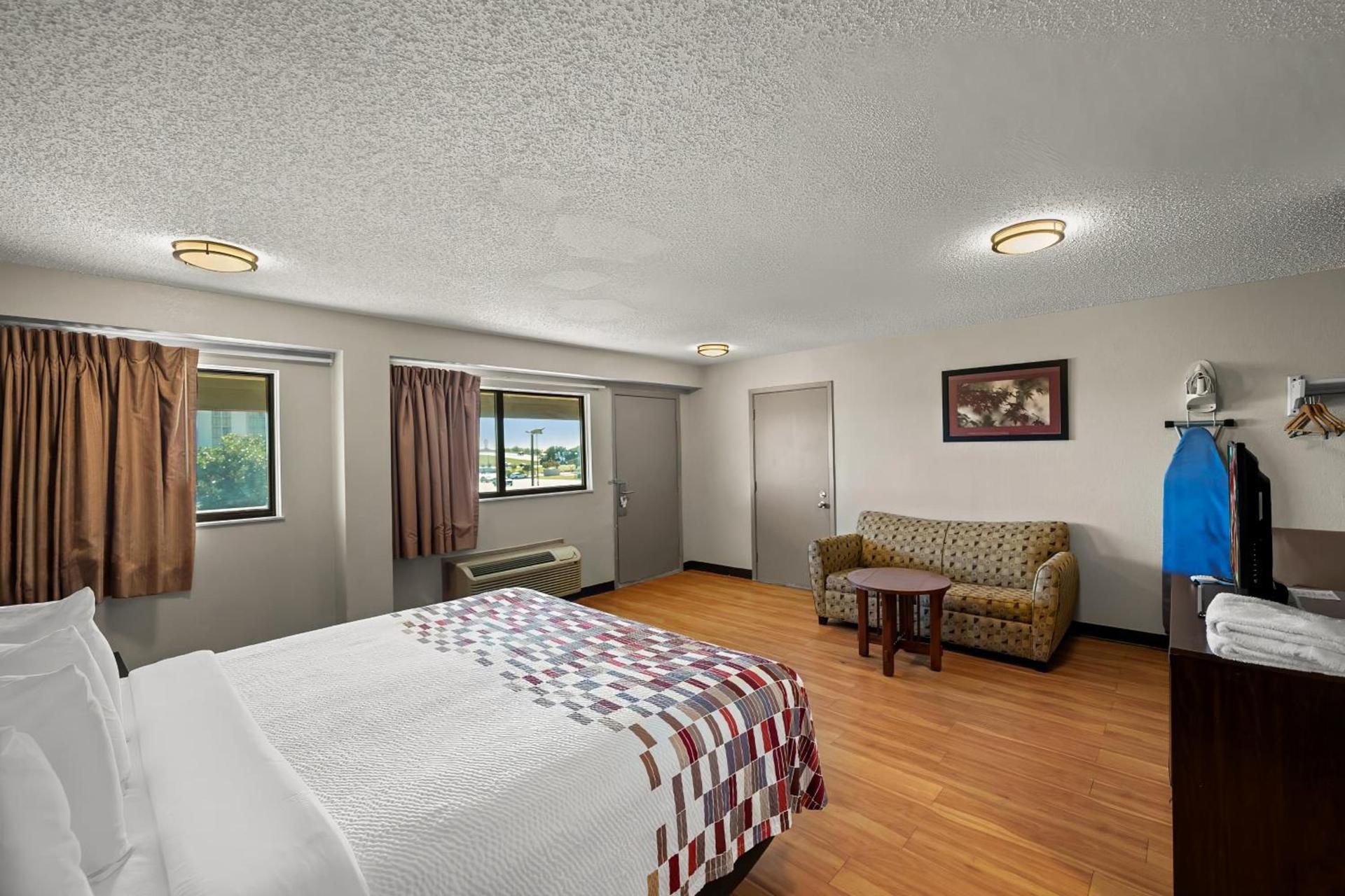 Red Roof Inn Dallas - DFW Airport North photo 16