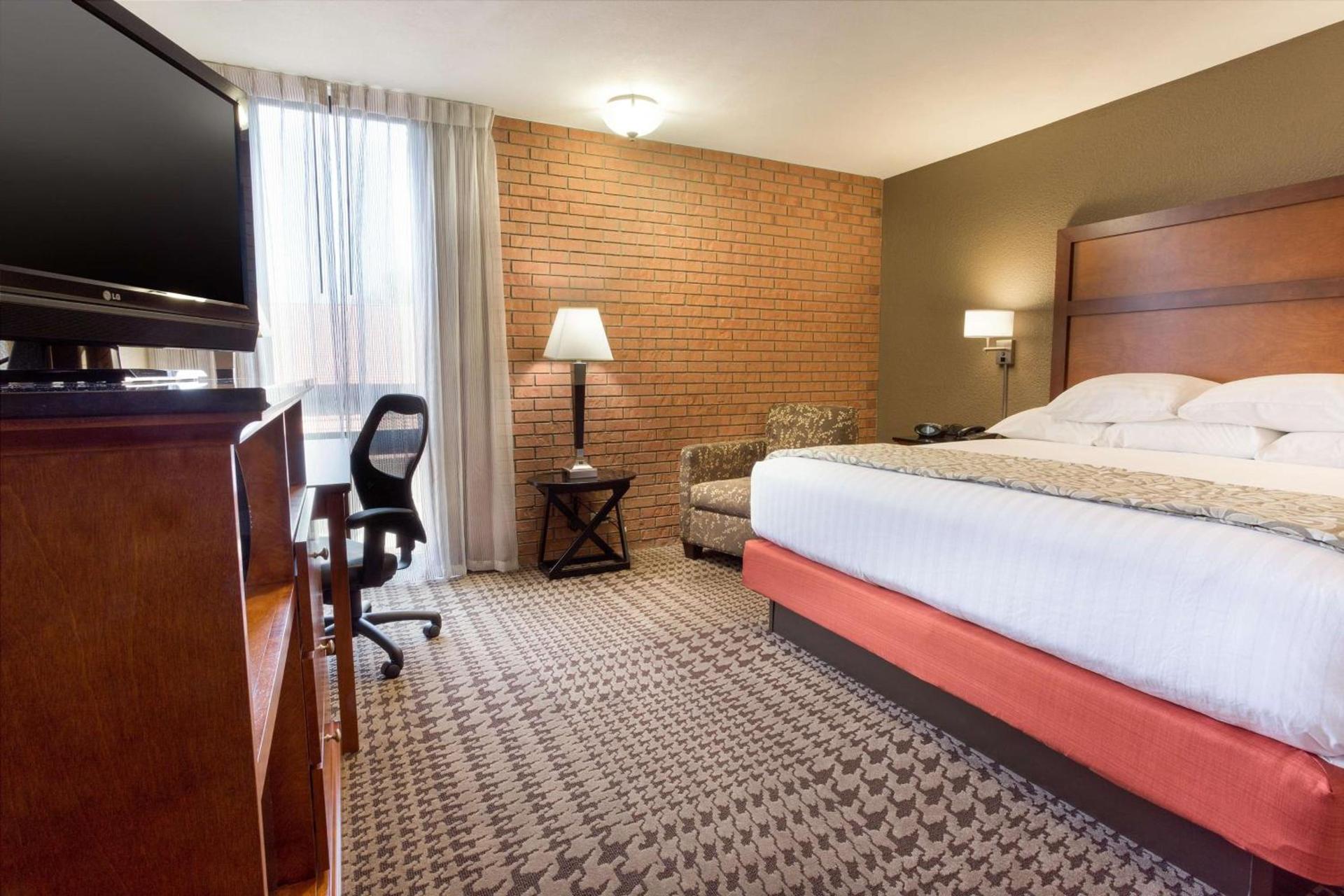 Drury Inn & Suites Jackson MO photo 11