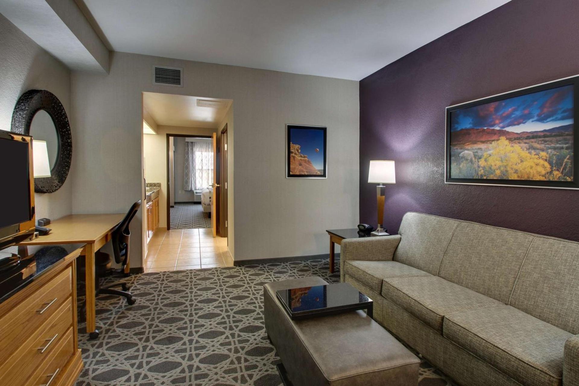 Drury Inn & Suites Albuquerque North photo 16