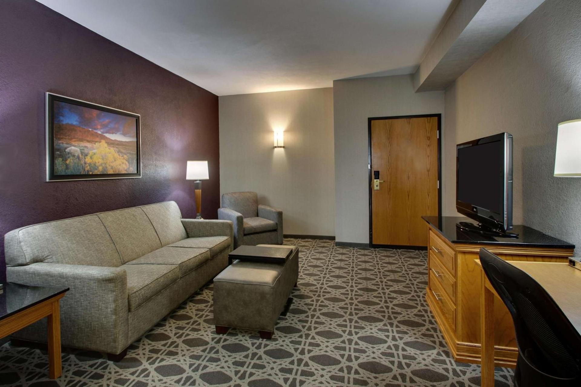 Drury Inn & Suites Albuquerque North photo 17