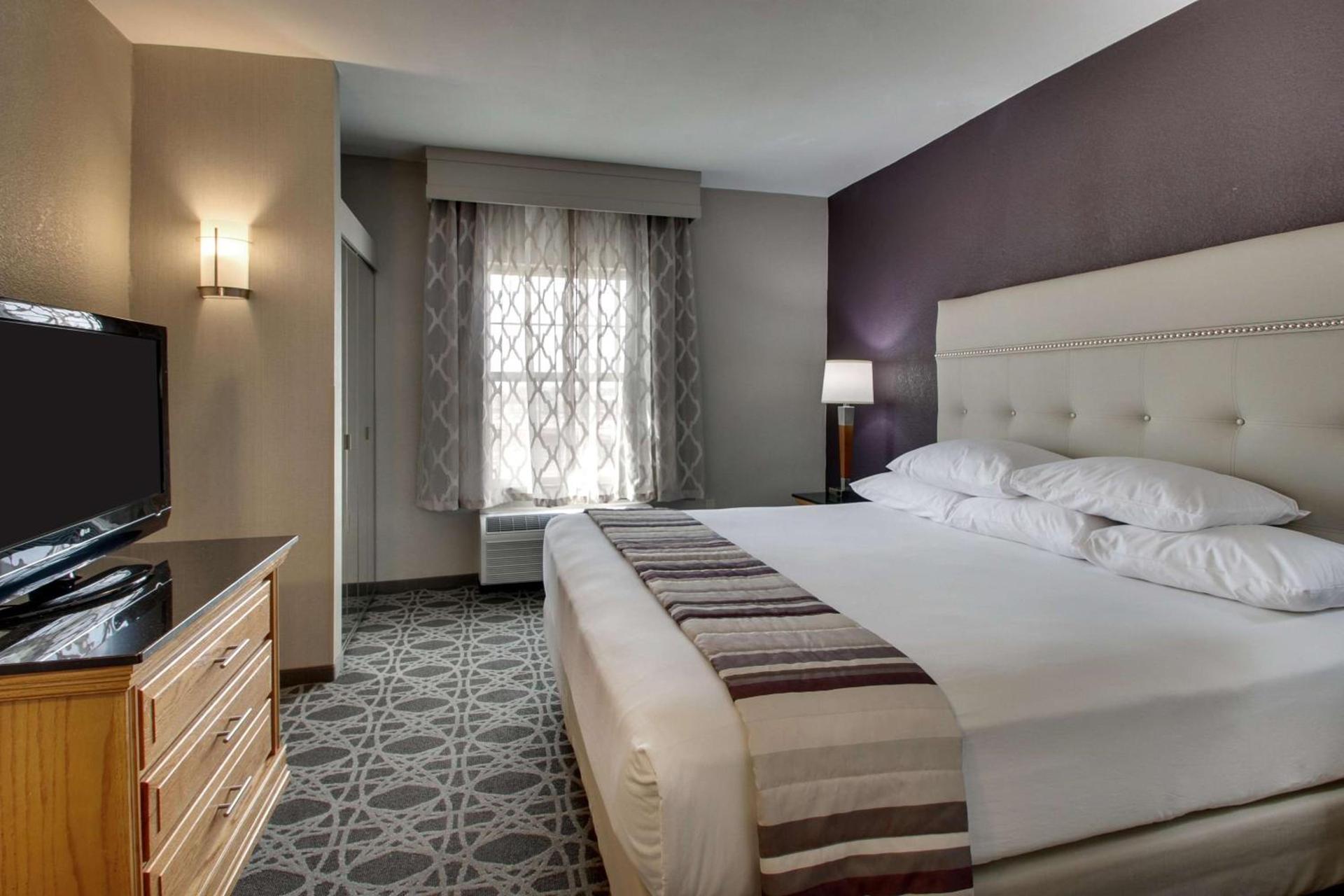 Drury Inn & Suites Albuquerque North photo 24