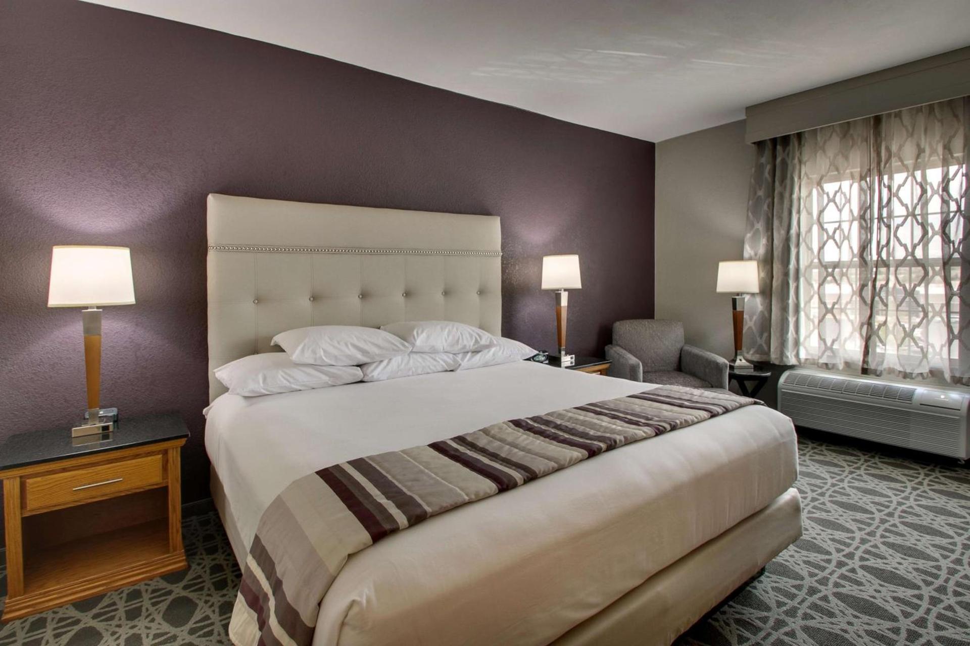 Drury Inn & Suites Albuquerque North photo 27