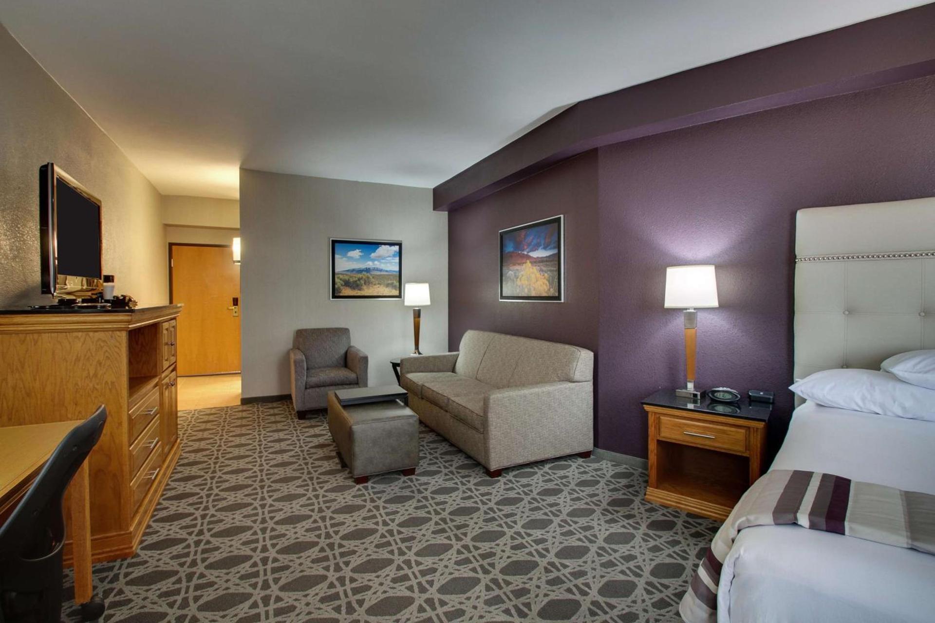 Drury Inn & Suites Albuquerque North photo 32