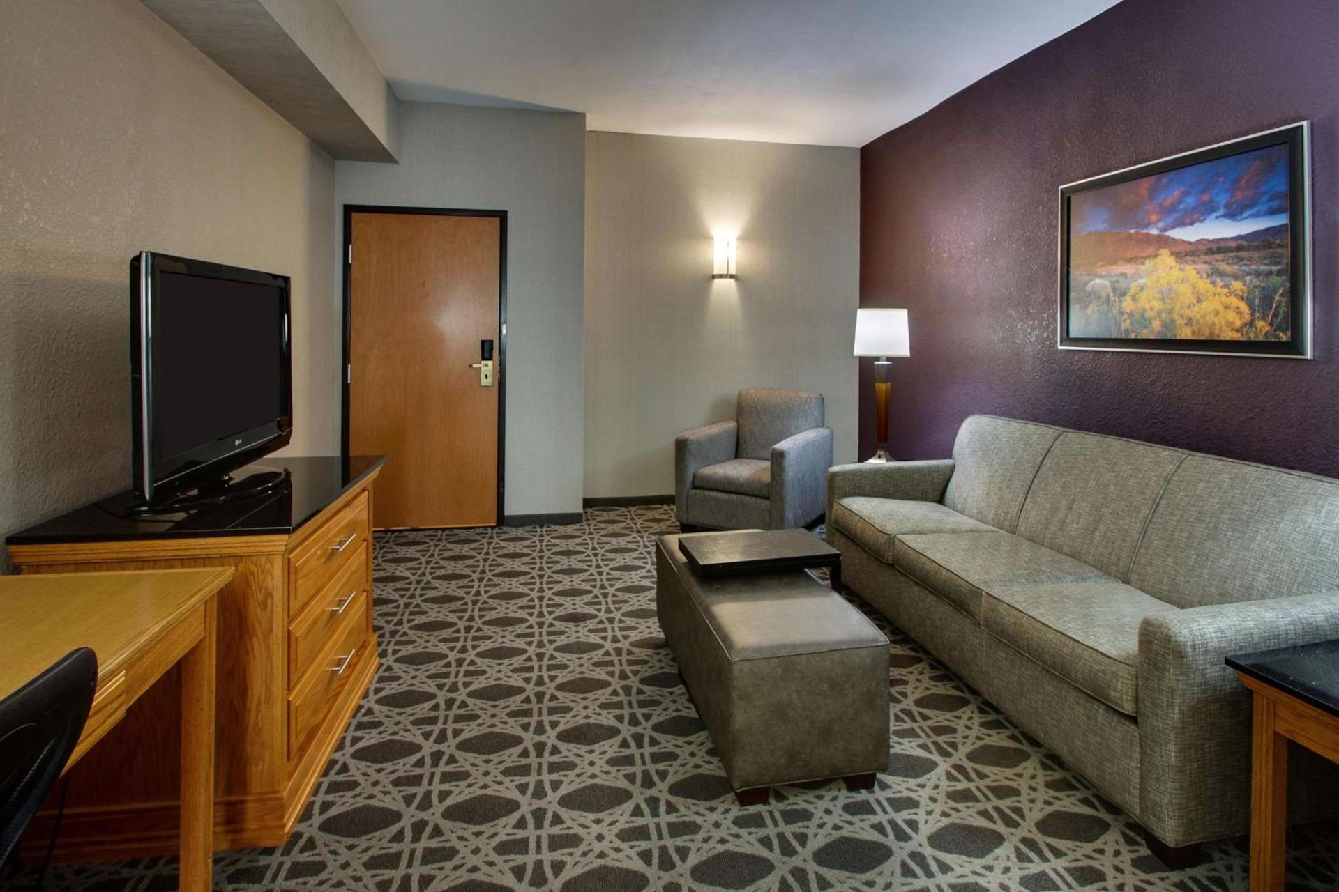 Drury Inn & Suites Albuquerque North photo 35