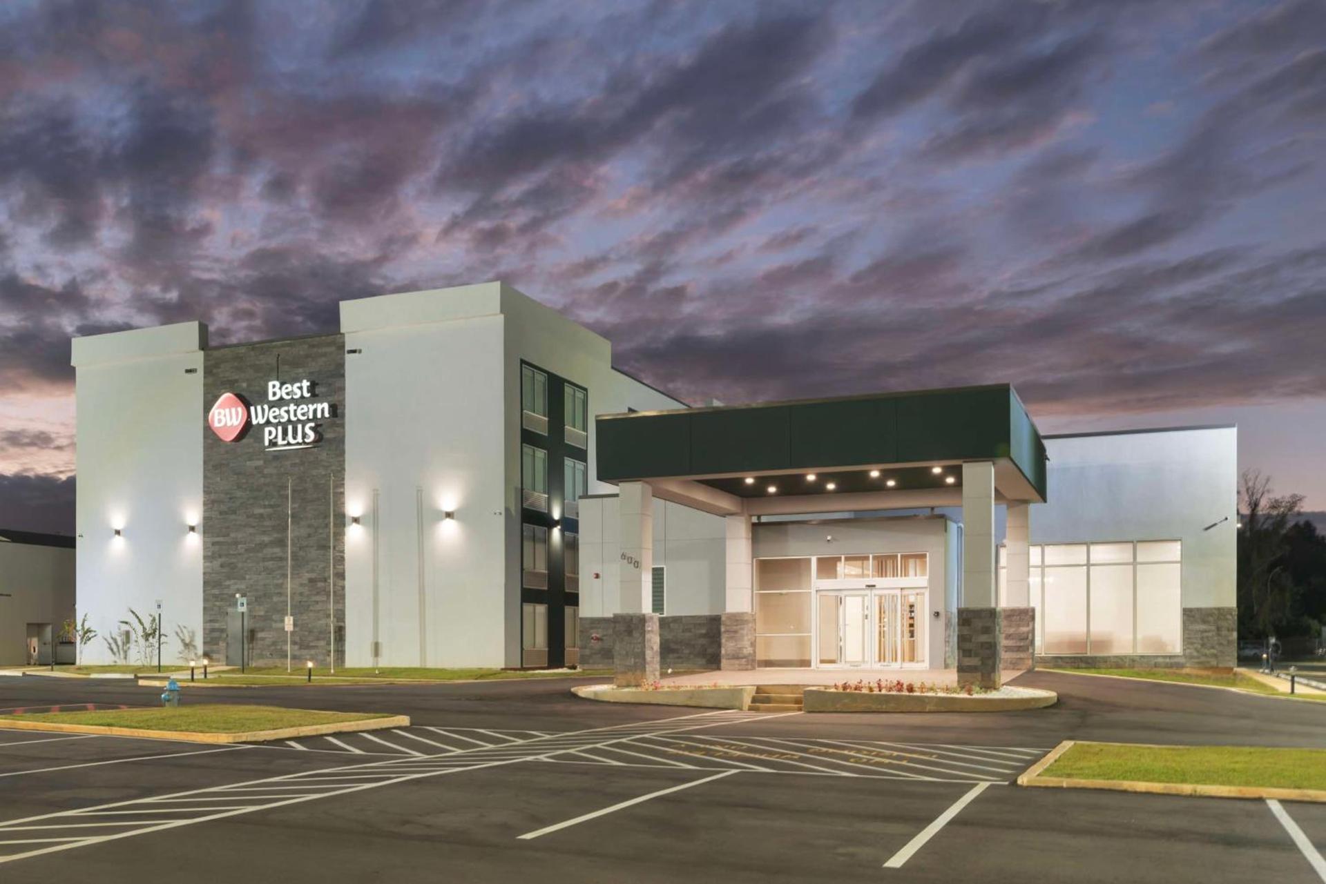 Best Western Plus Mobile Inn and Suites — hotel in Mobile