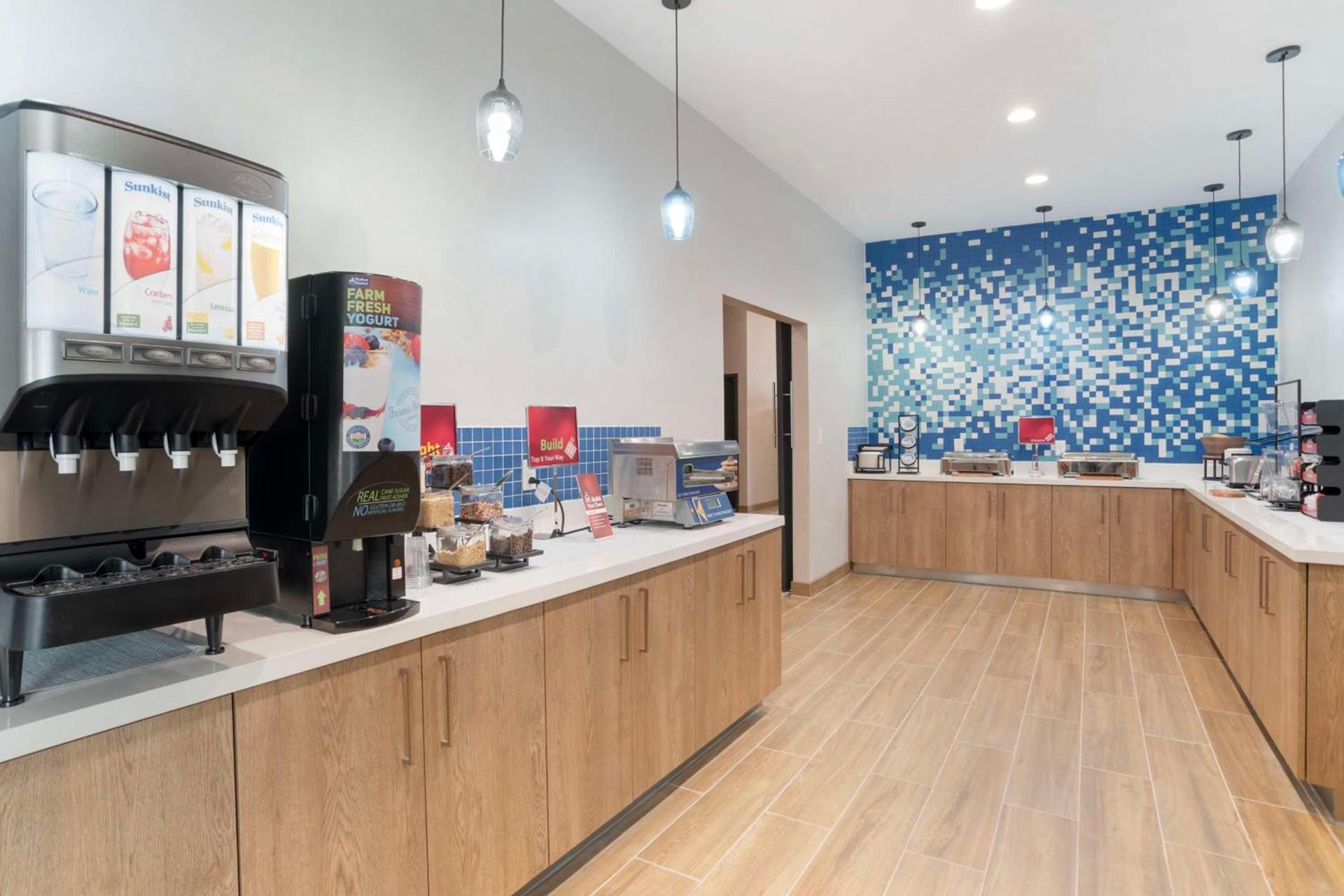 Best Western Plus Mobile Inn and Suites photo 9
