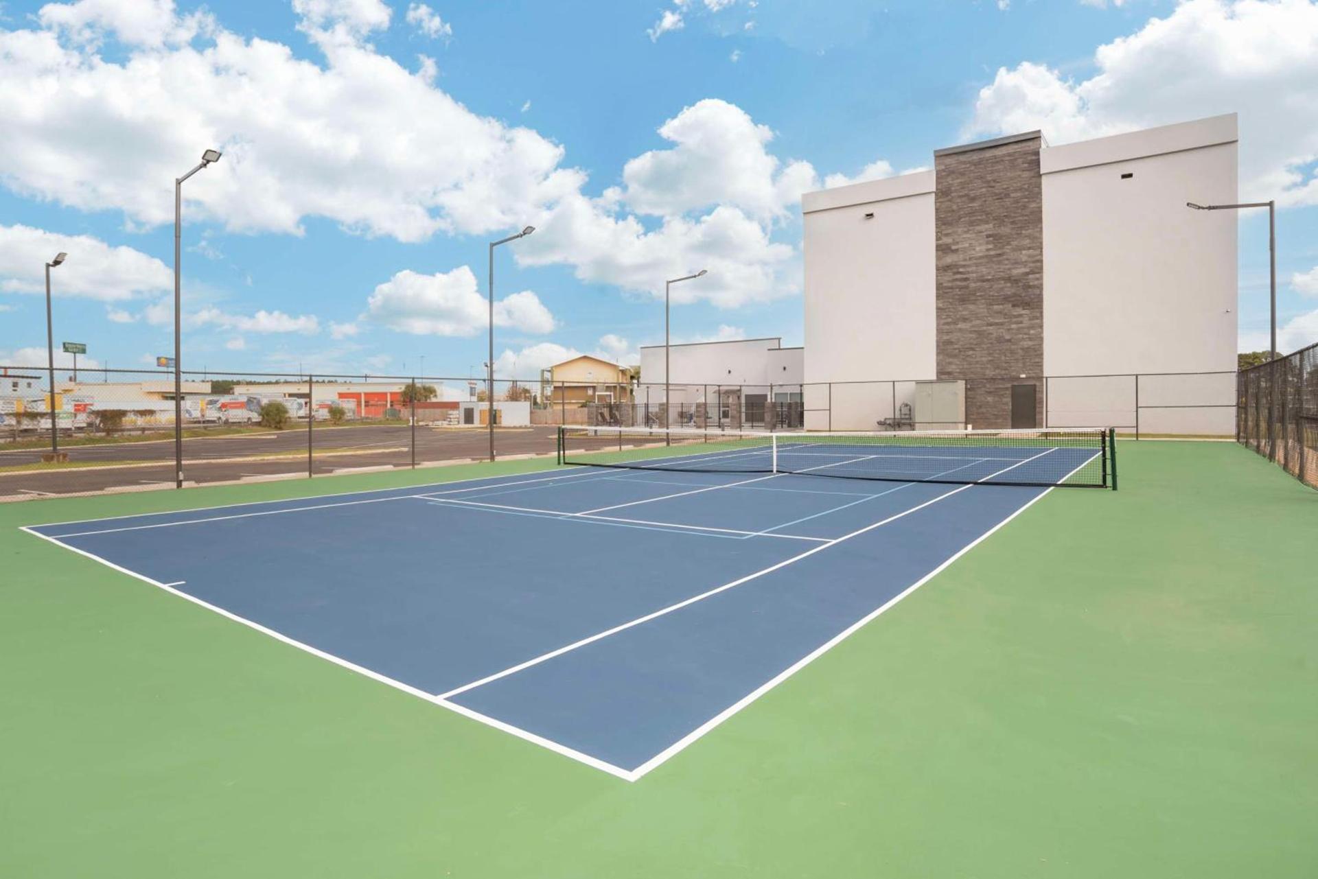Best Western Plus Mobile Inn and Suites photo 5