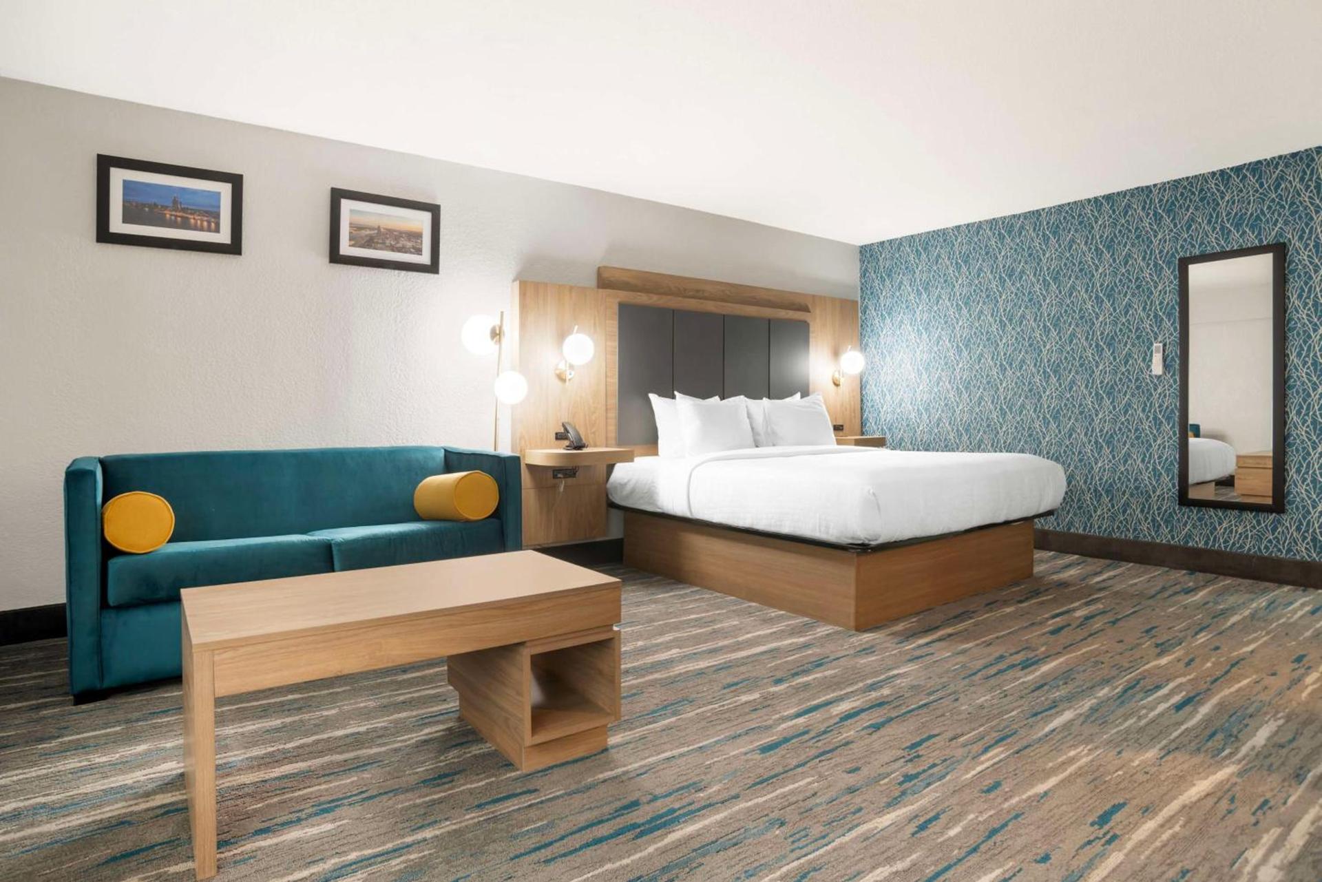 Best Western Plus Mobile Inn and Suites photo 2