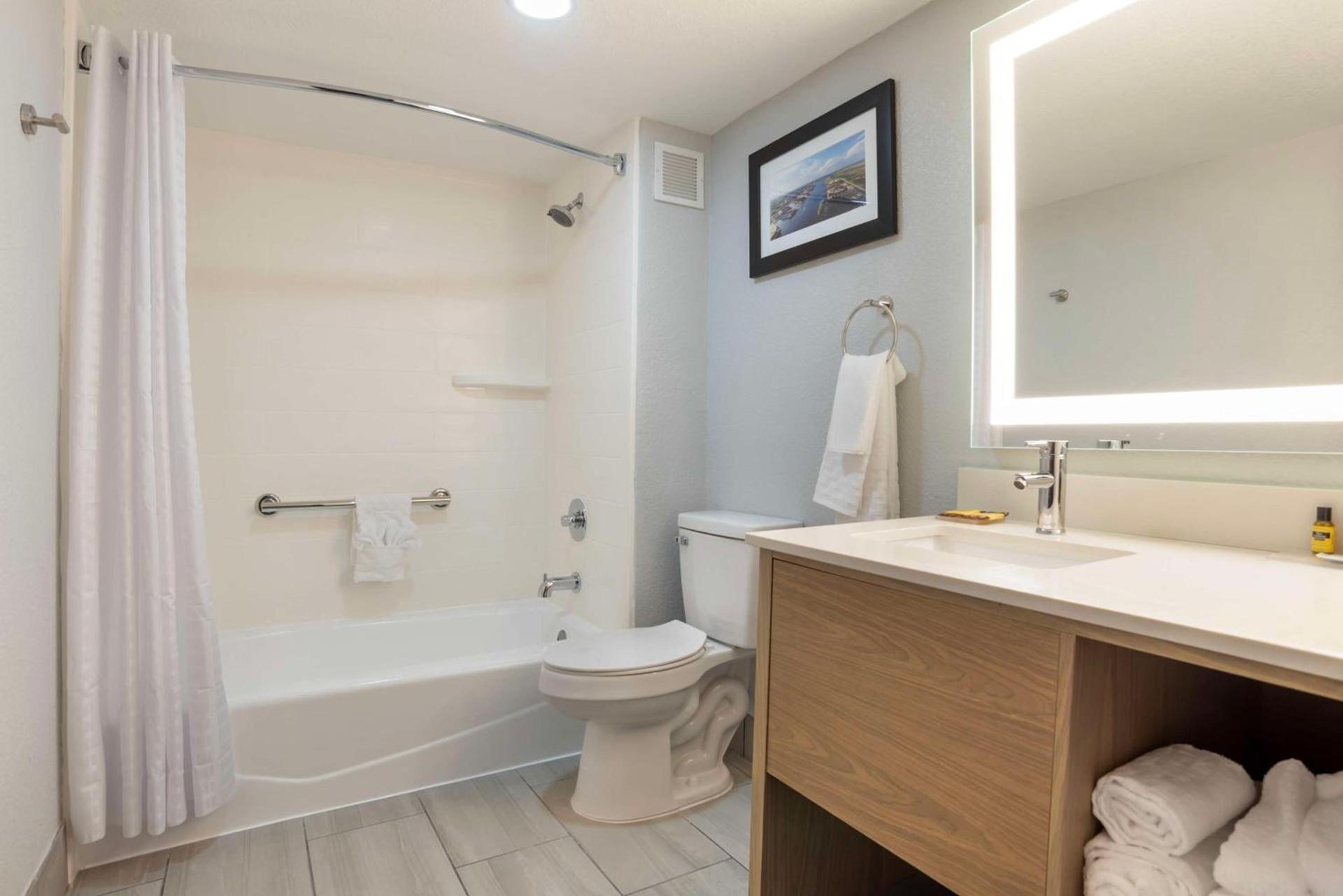 Best Western Plus Mobile Inn and Suites photo 28