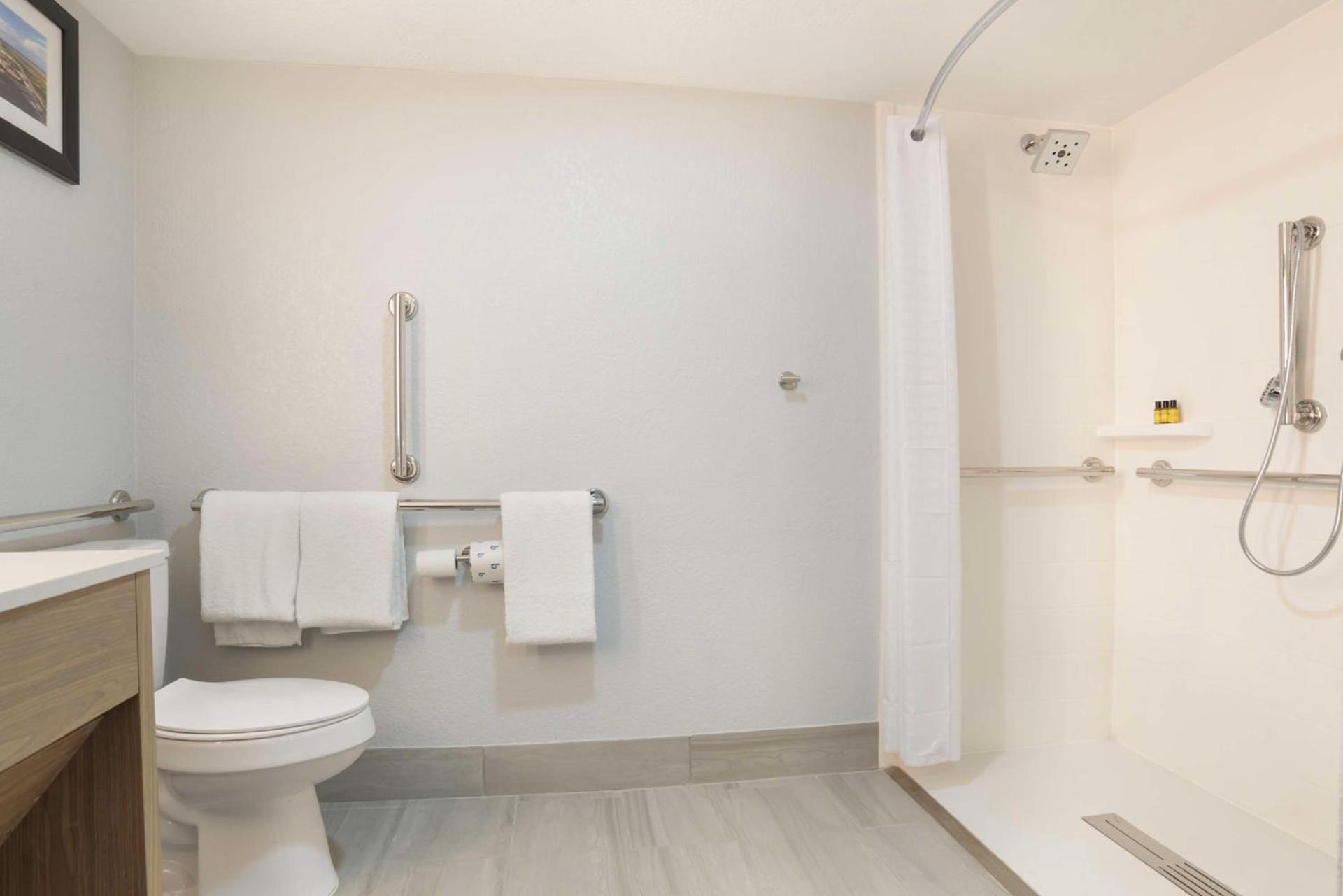 Best Western Plus Mobile Inn and Suites photo 29