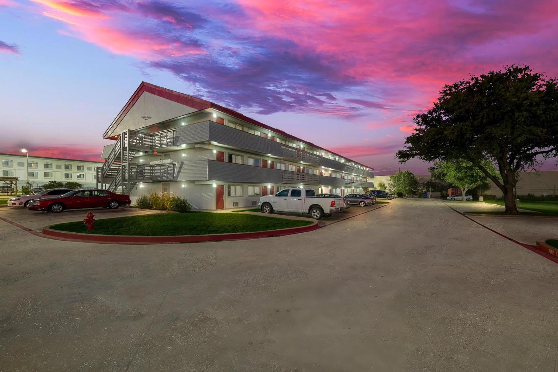 Red Roof Inn Dallas - DFW Airport North photo 34