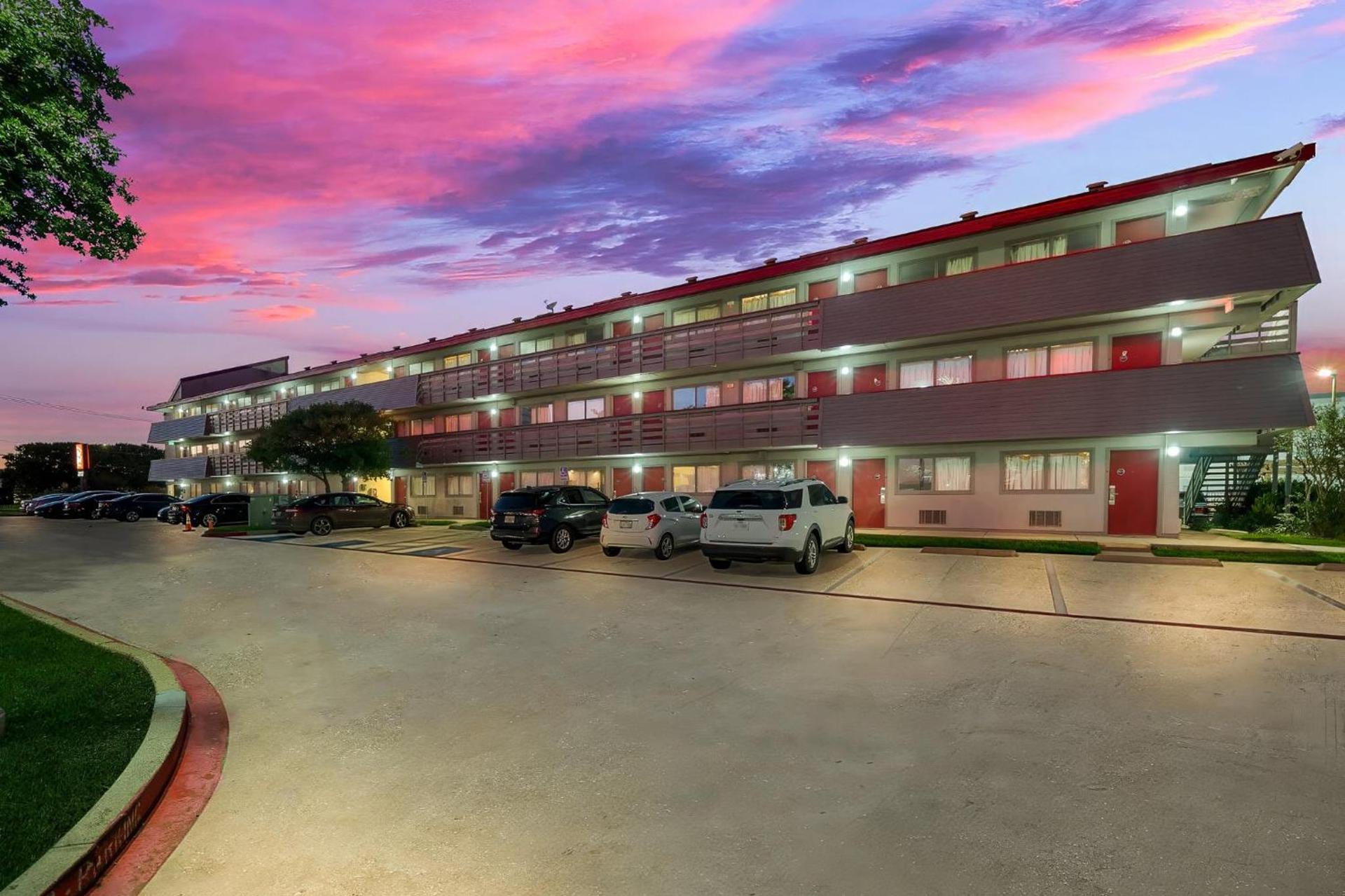 Red Roof Inn Dallas - DFW Airport North photo 35