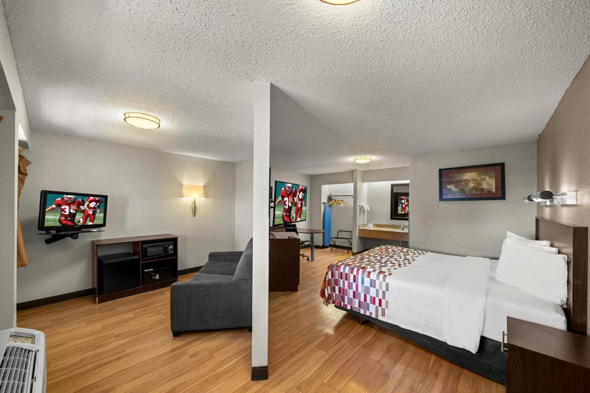 Red Roof Inn Dallas - DFW Airport North photo 47