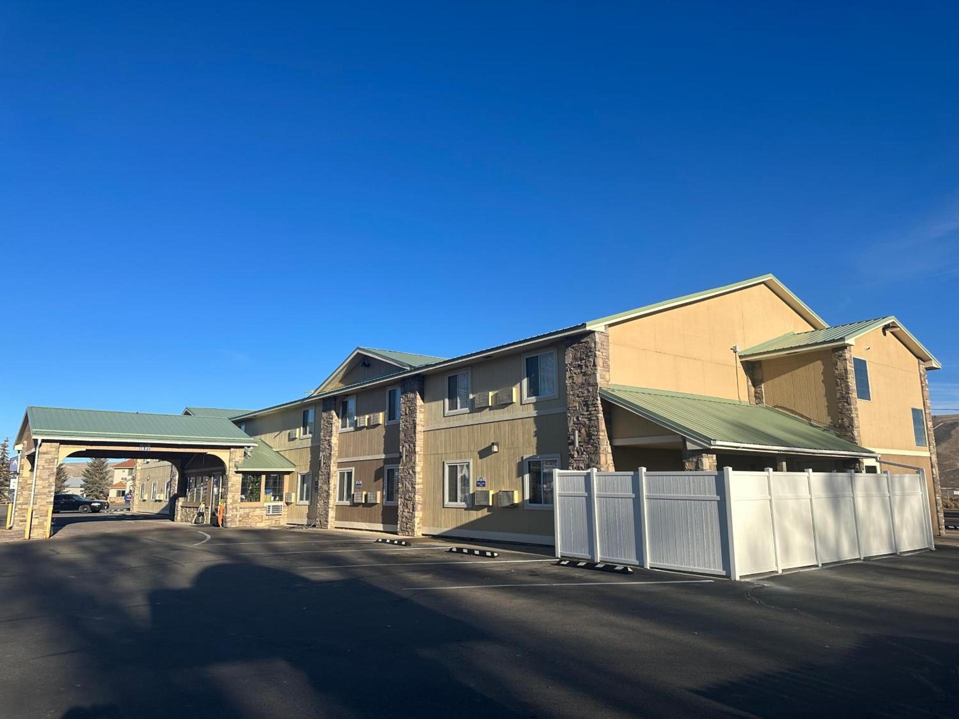 Days Inn & Suites by Wyndham Gunnison photo 50