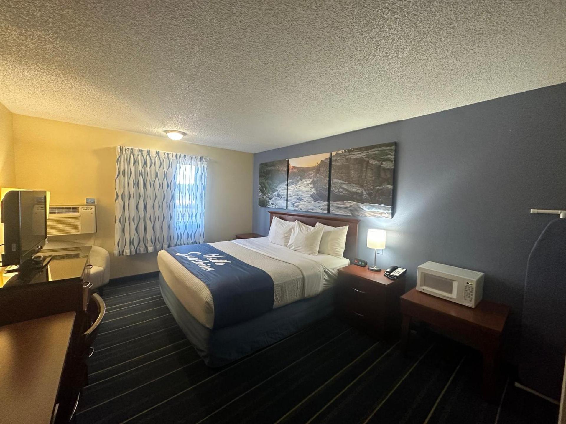 Days Inn & Suites by Wyndham Gunnison photo 54