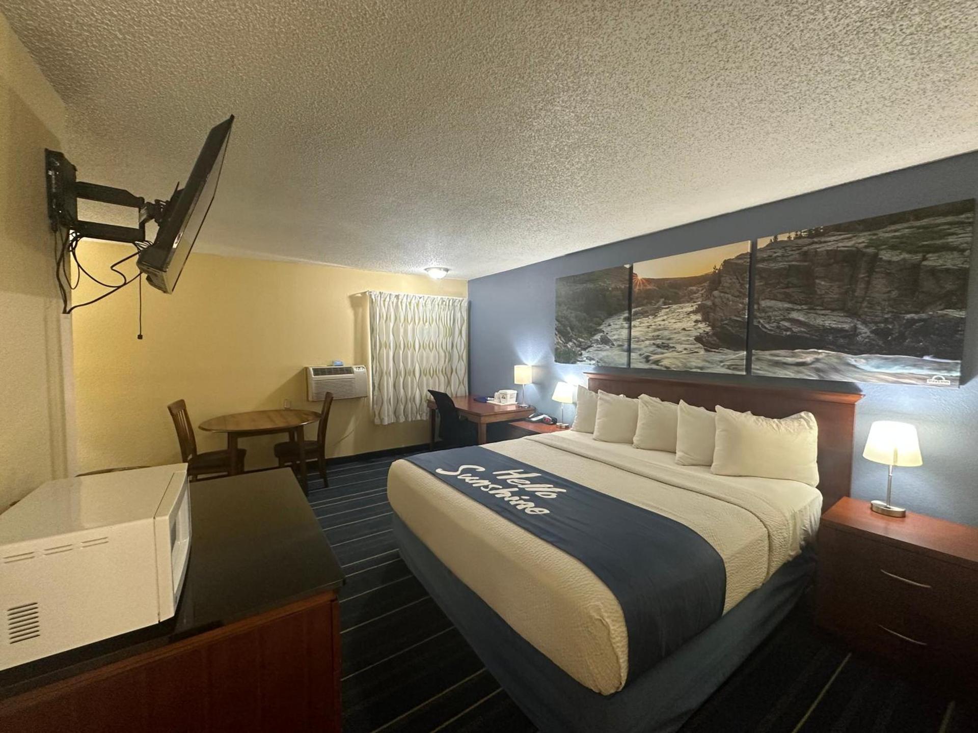 Days Inn & Suites by Wyndham Gunnison photo 57