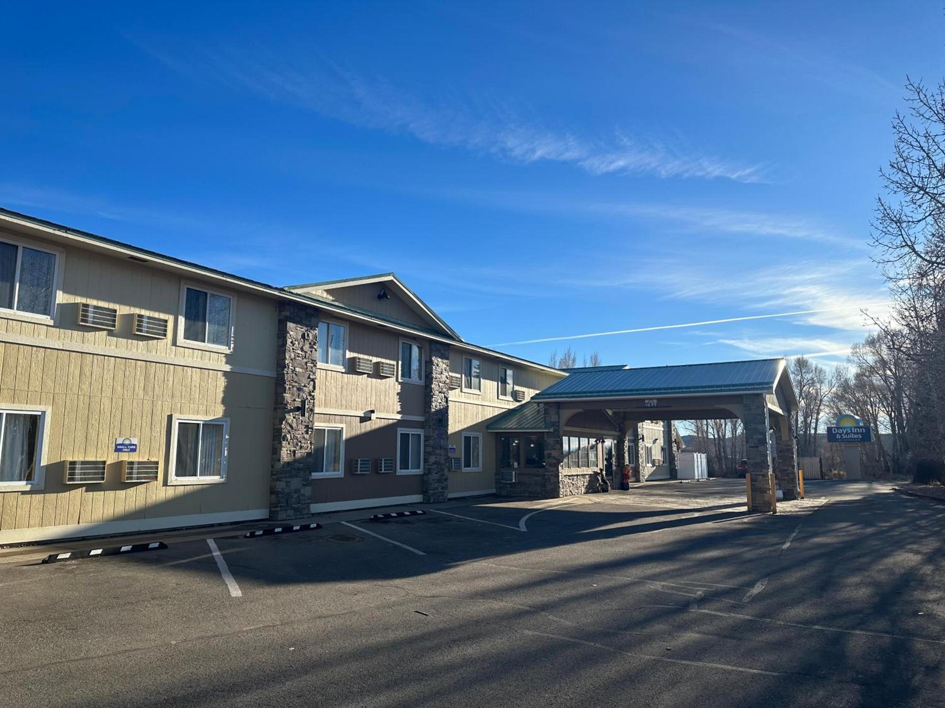 Days Inn & Suites by Wyndham Gunnison photo 60