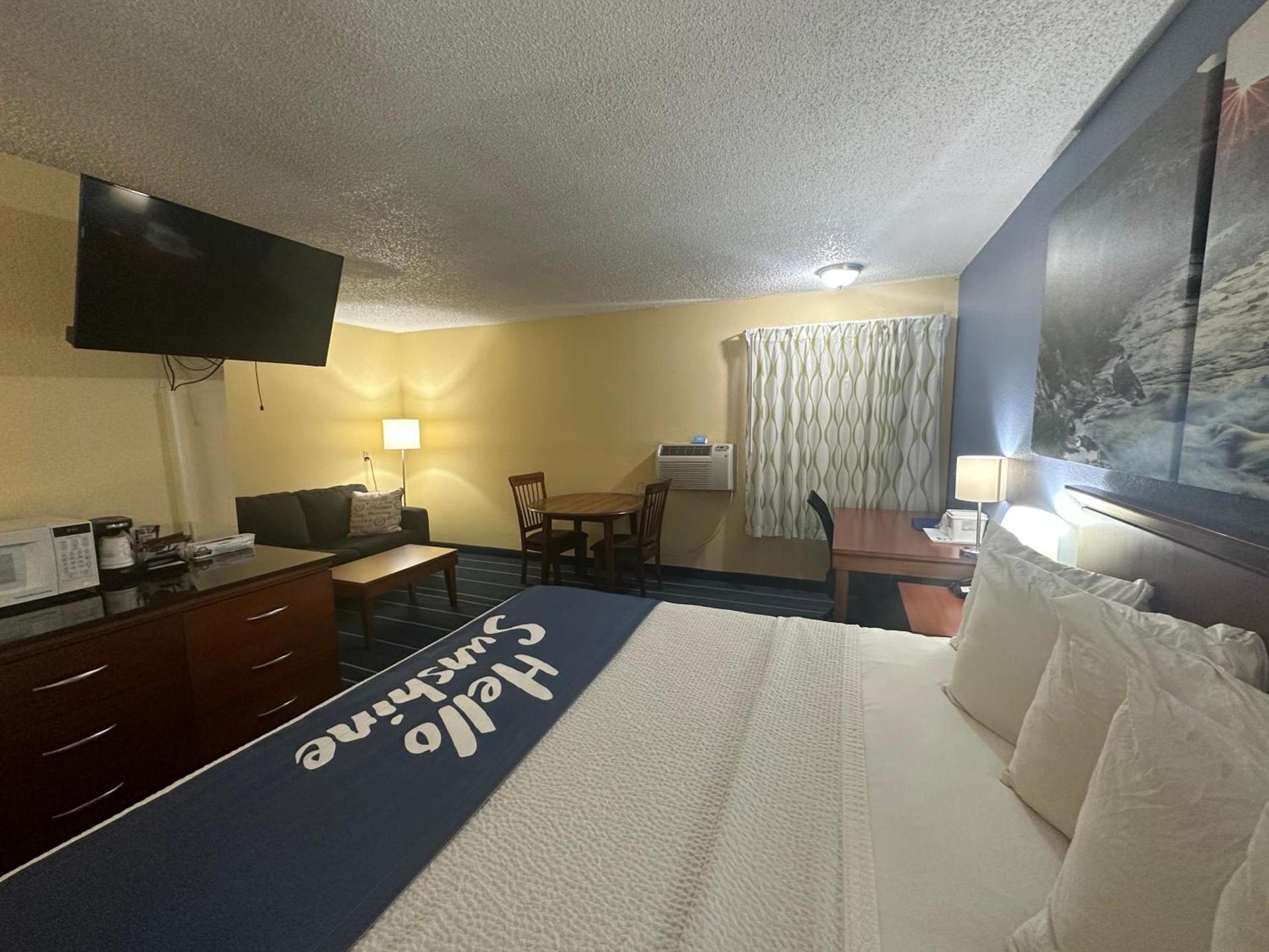 Days Inn & Suites by Wyndham Gunnison photo 61