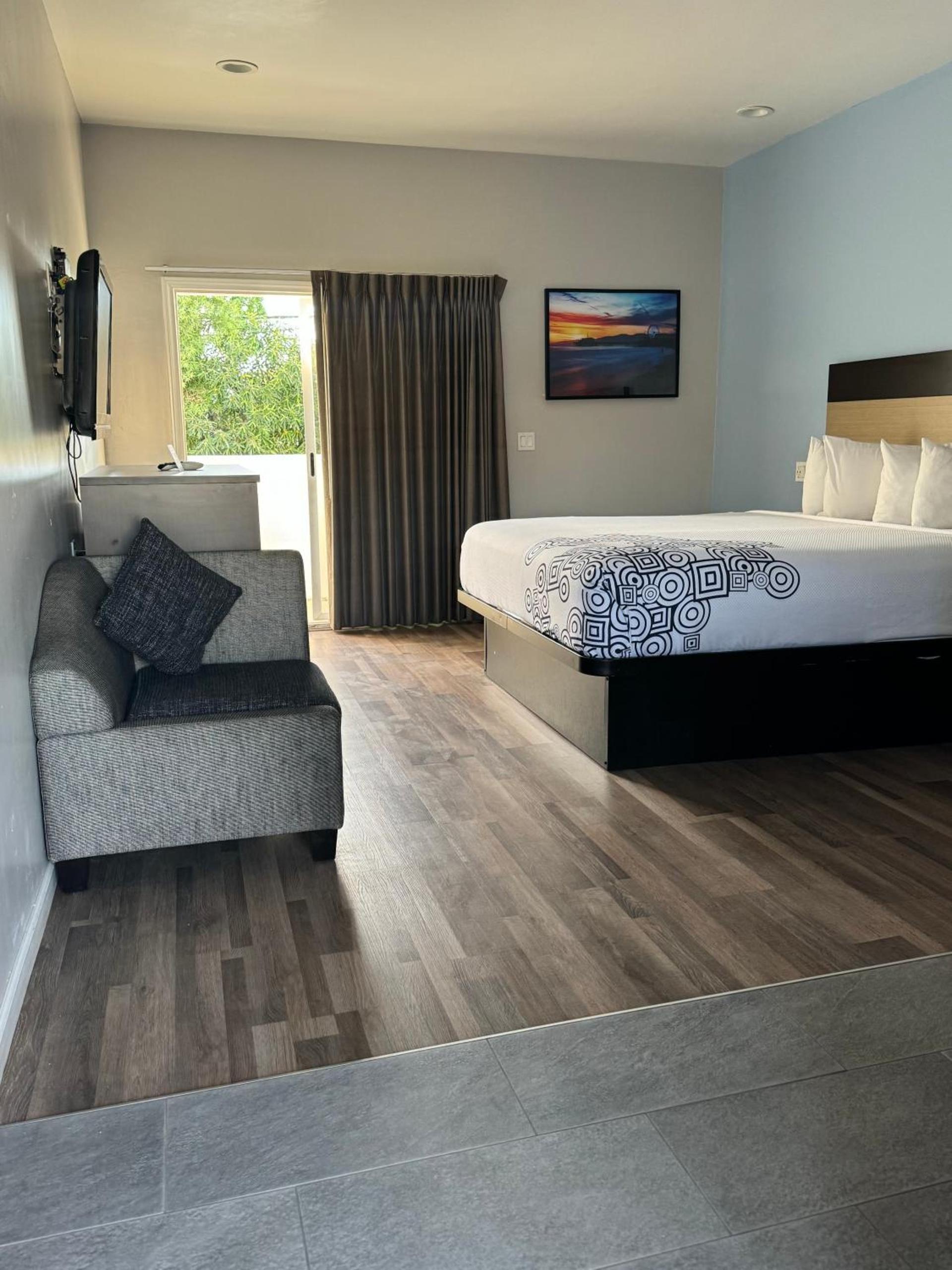 Surfside Inn Redondo Beach photo 17