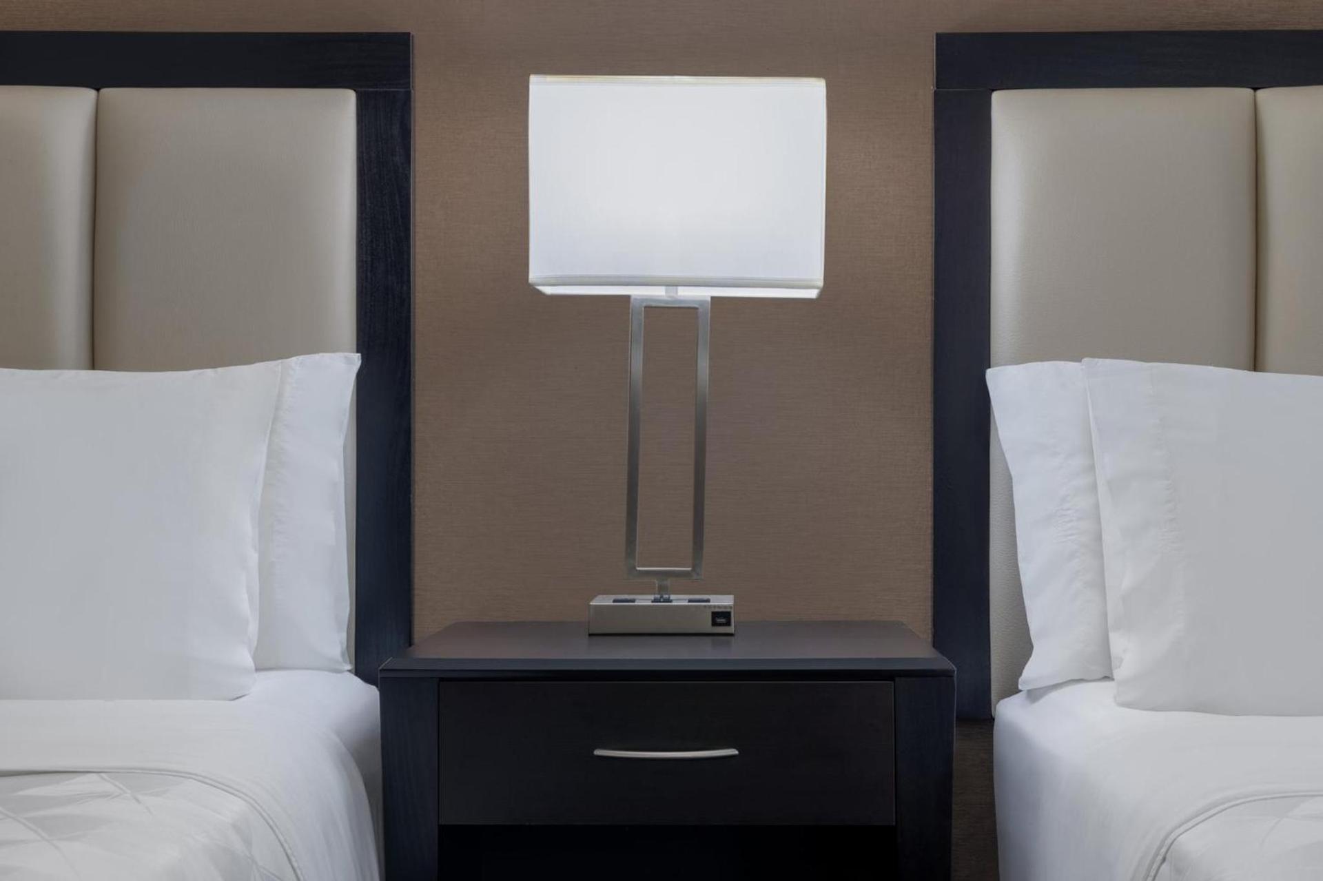 Holiday Inn Des Moines-Airport Conf Center by IHG photo 63