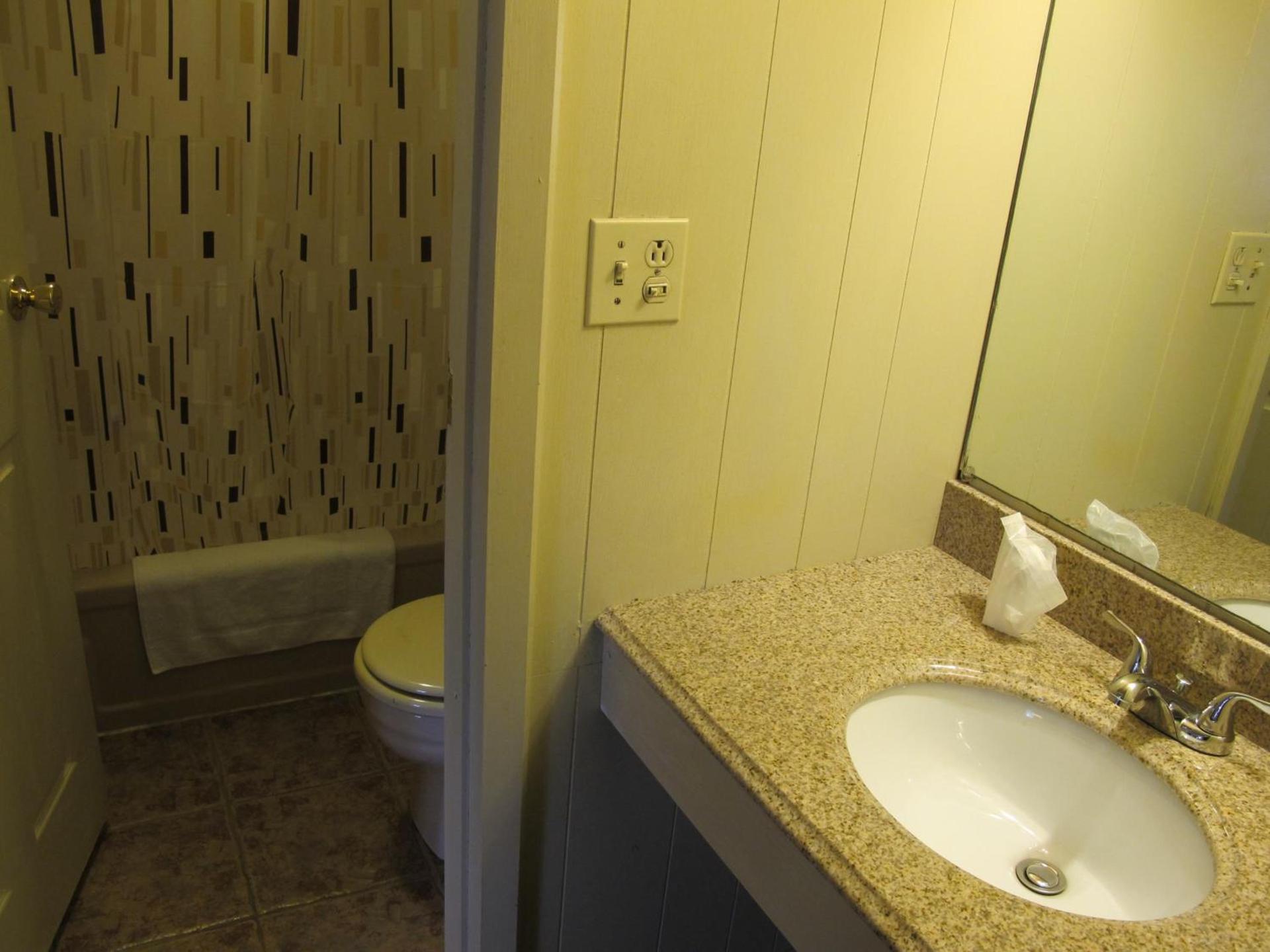 Macaluso's at the Lantern Lodge photo 9