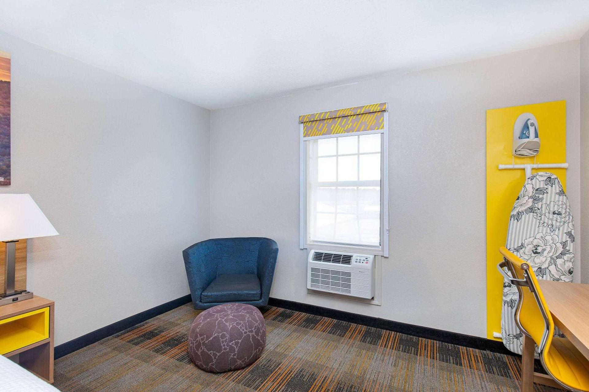 Days Inn by Wyndham Holladay photo 13