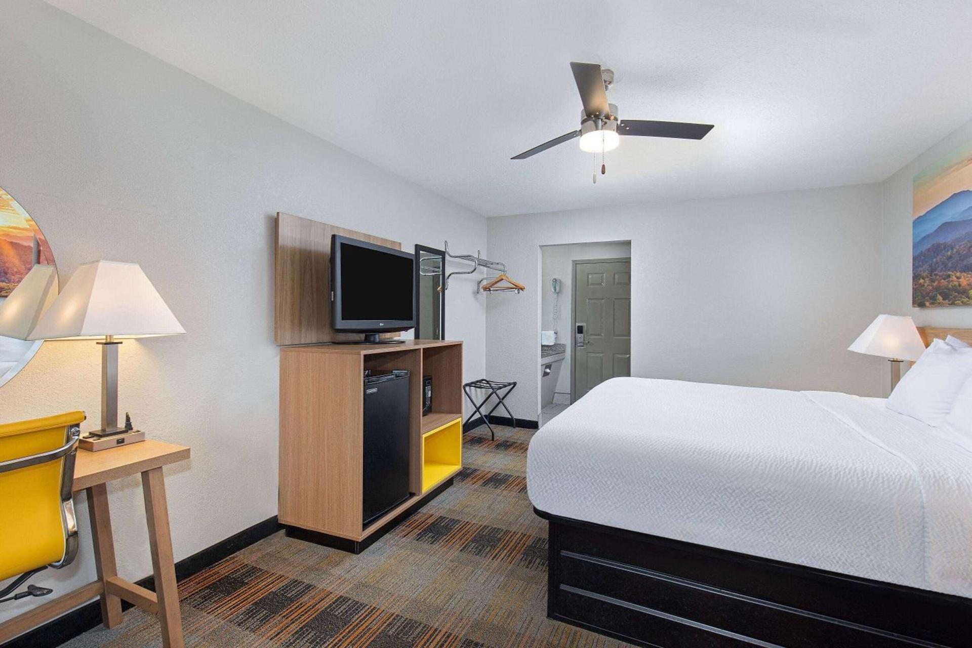 Days Inn by Wyndham Holladay photo 14