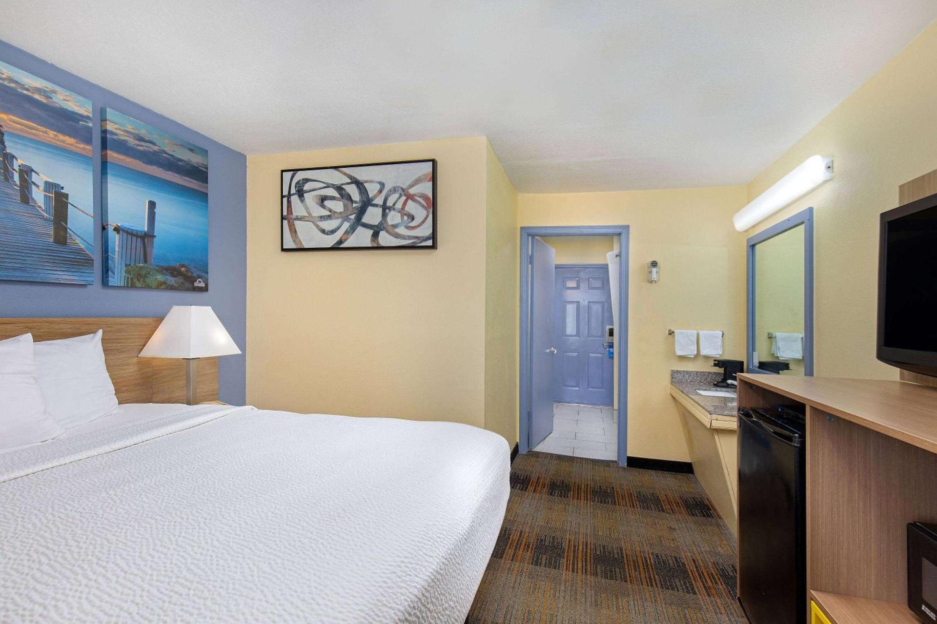 Days Inn by Wyndham Holladay photo 17