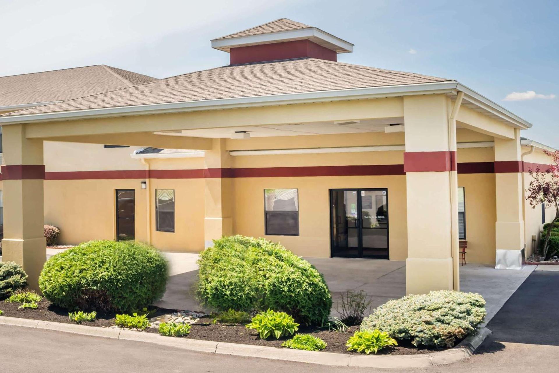 Super 8 by Wyndham Bellefontaine photo 1