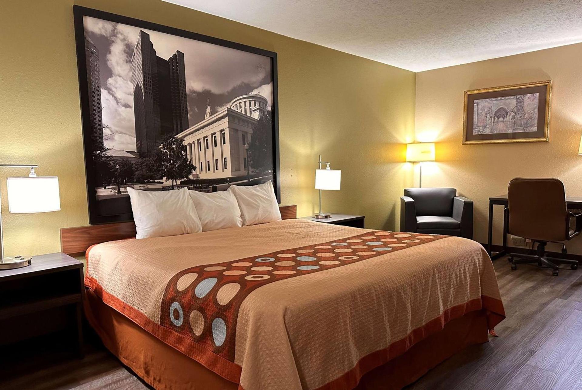 Super 8 by Wyndham Bellefontaine photo 18