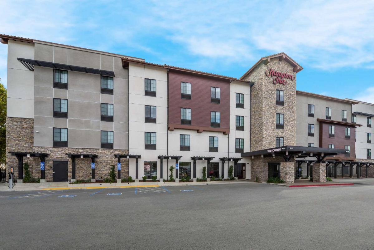 Hampton Inn Concord photo 13